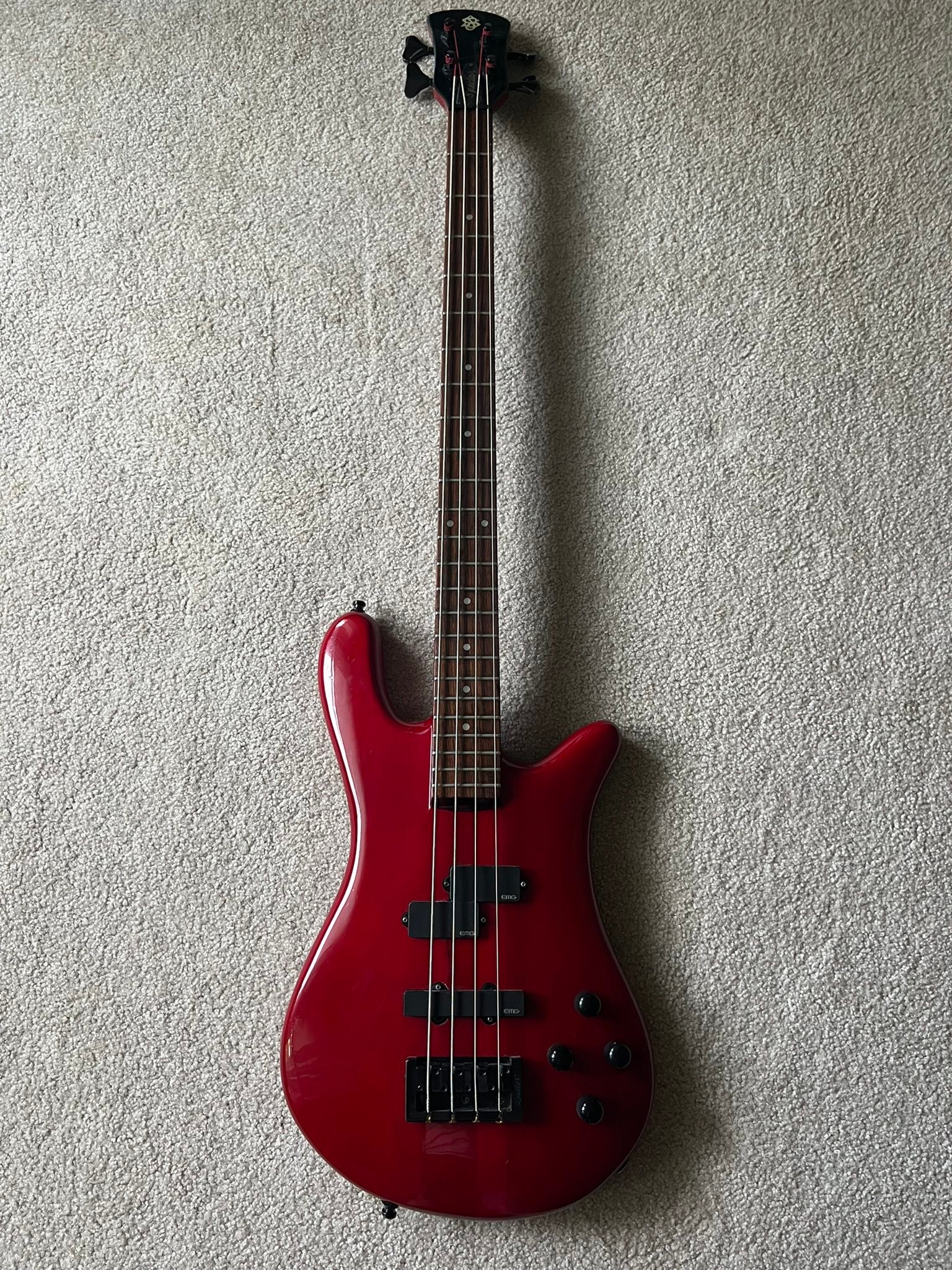 What is the value and origin of a Spector NS-2A bass guitar with