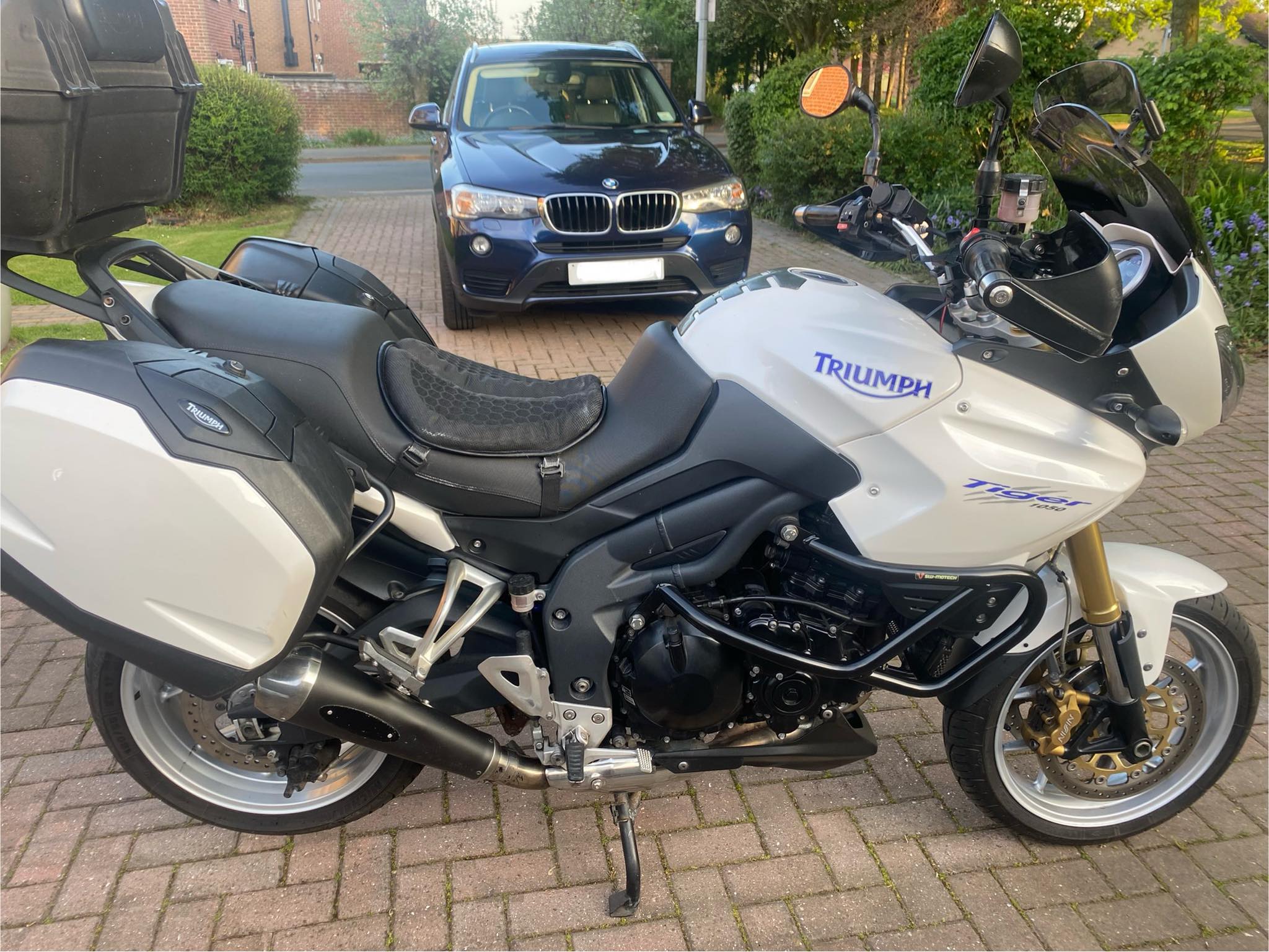 Triumph Tiger 1050 Owners | Anyone else having a problem sometimes ...