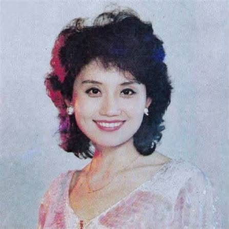 甄妮72歲（英語：Jenny Tseng，1953年2月20日—）[3]，原名甄淑詩，又名
