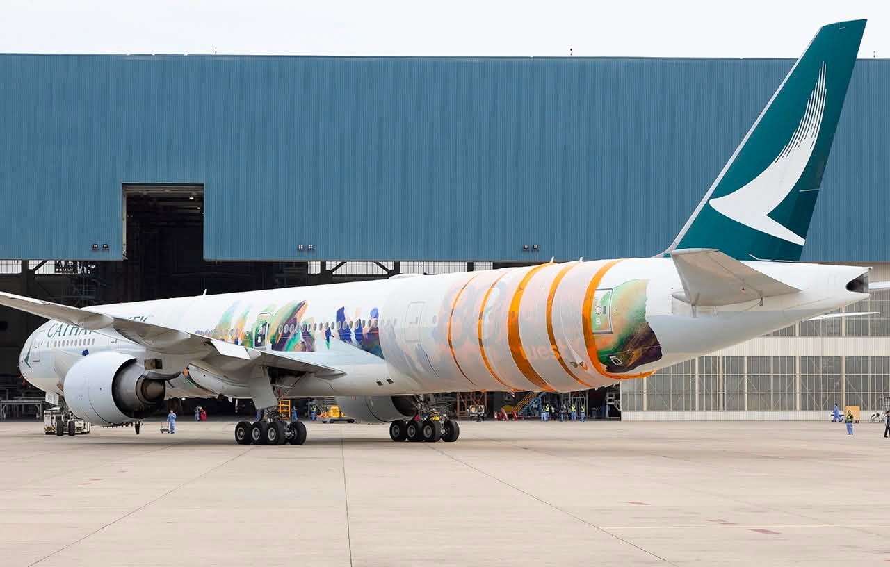 DayStop - Boeing 777-367(ER) - Cathay Pacific - (B-KQO)
