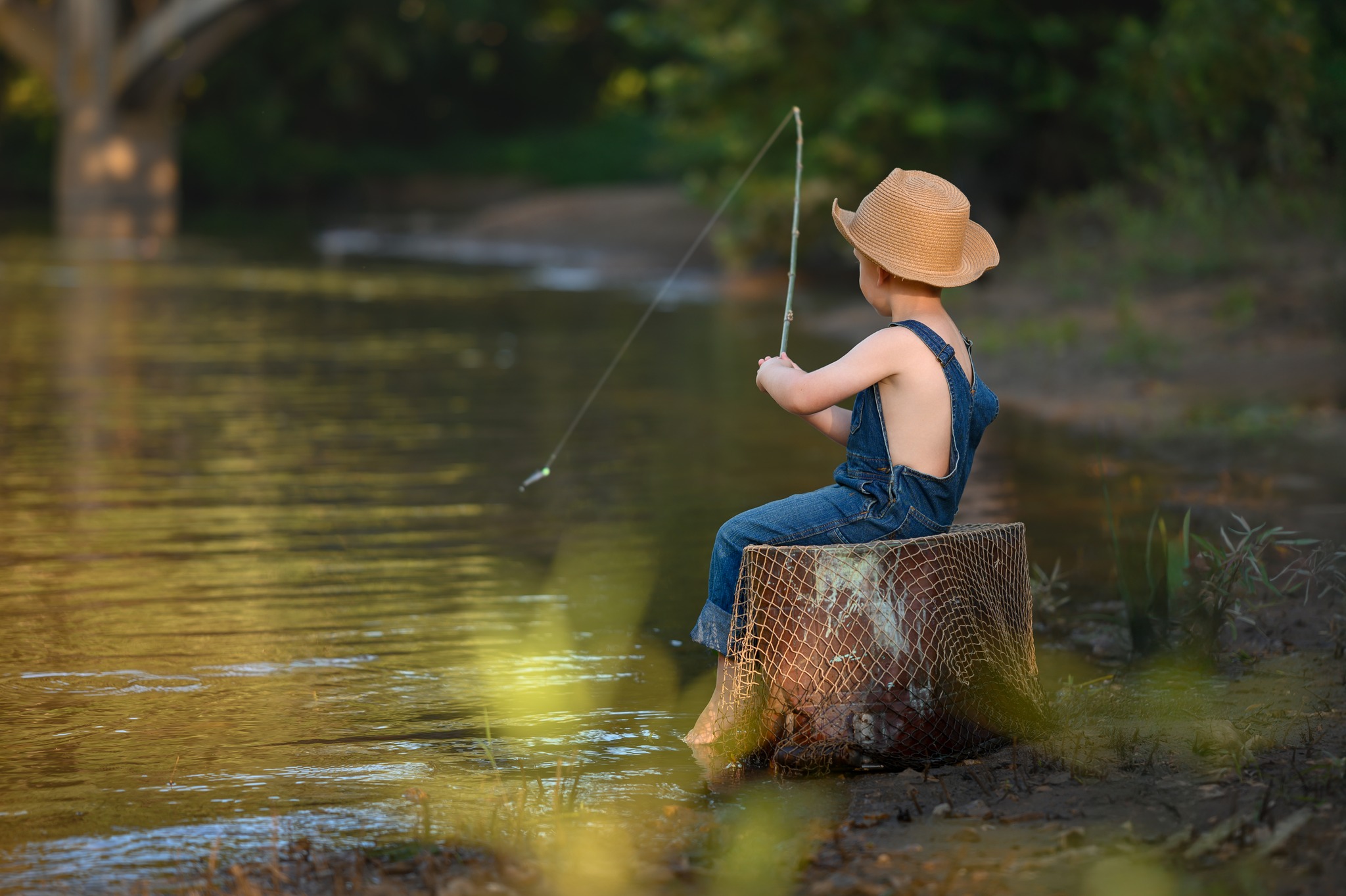 boy with fishing pole Play22 For Kids - 40 Set Kids Fishing Rod Combos Crafted of metal with a black matte finish the laser Best Kids Fishing Poles |