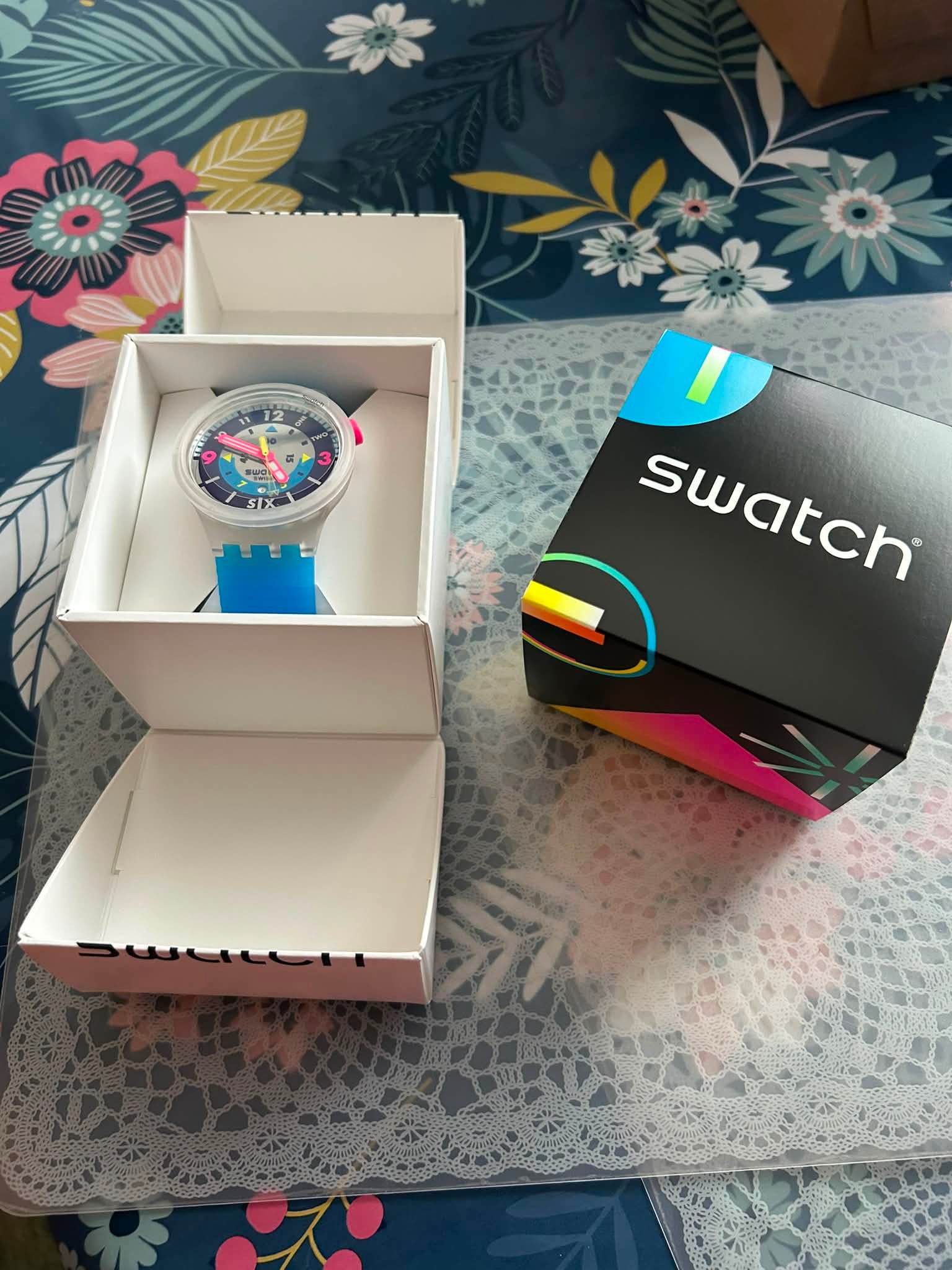 The Swatch Neon Hielo has finally arrived and is all mine! 😊