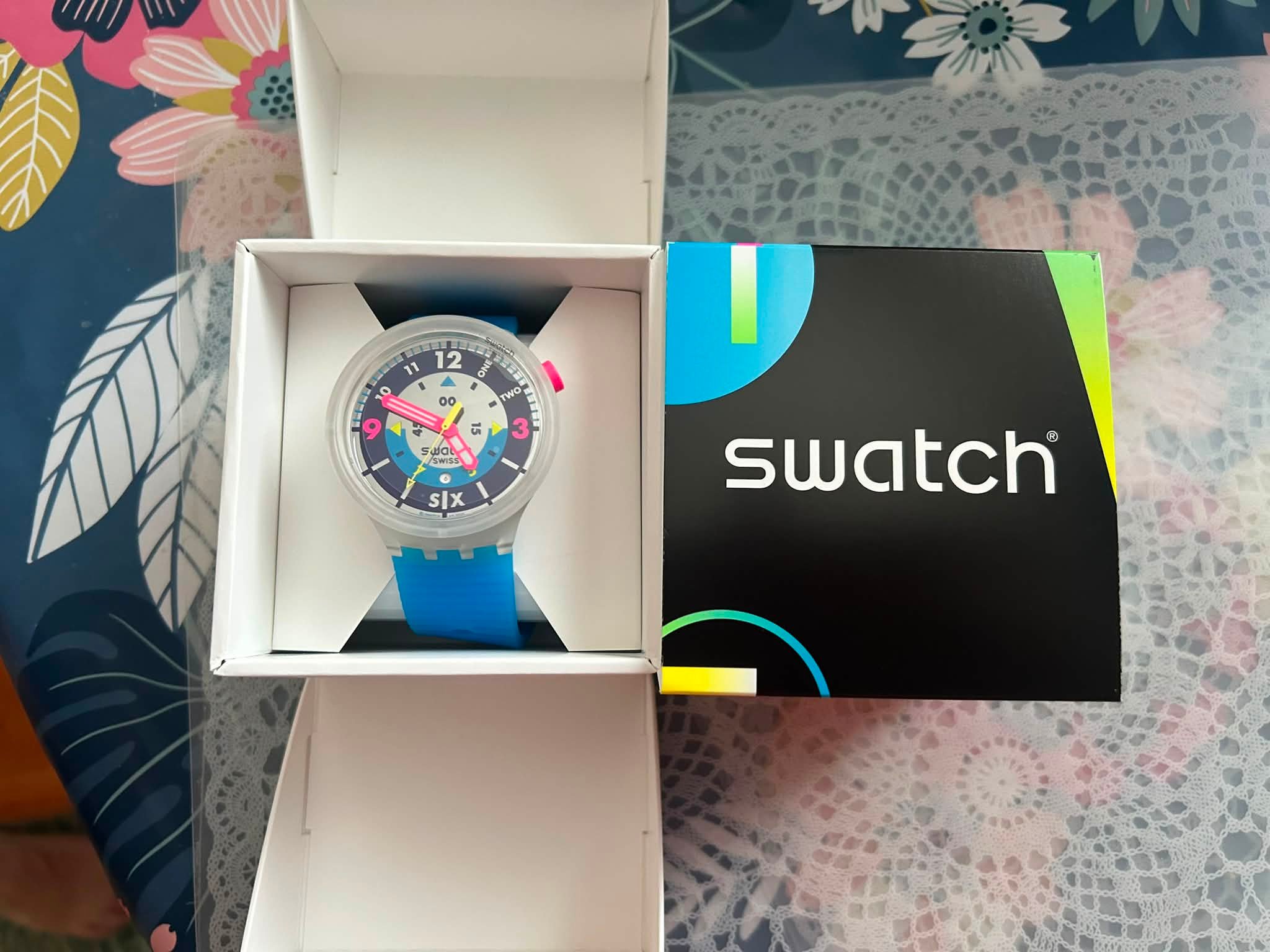 The Swatch Neon Hielo has finally arrived and is all mine! 😊