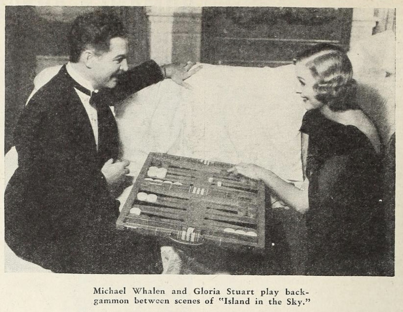 バックギャモン Vintage backgammon board with racing stripes in 1938 Silverscreen
