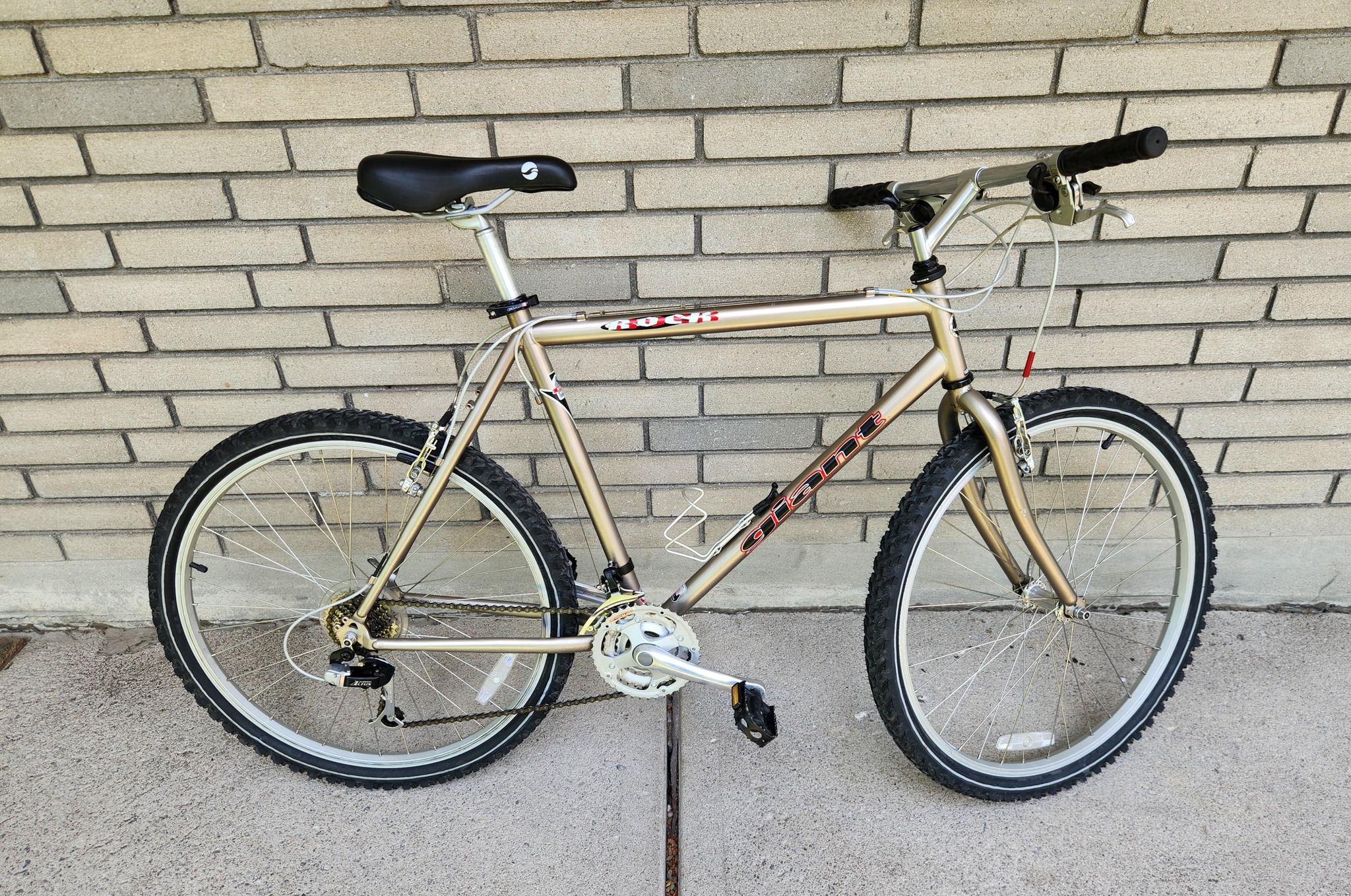 1997 Giant ATX840 cruiser bike overhaul with new and vintage parts