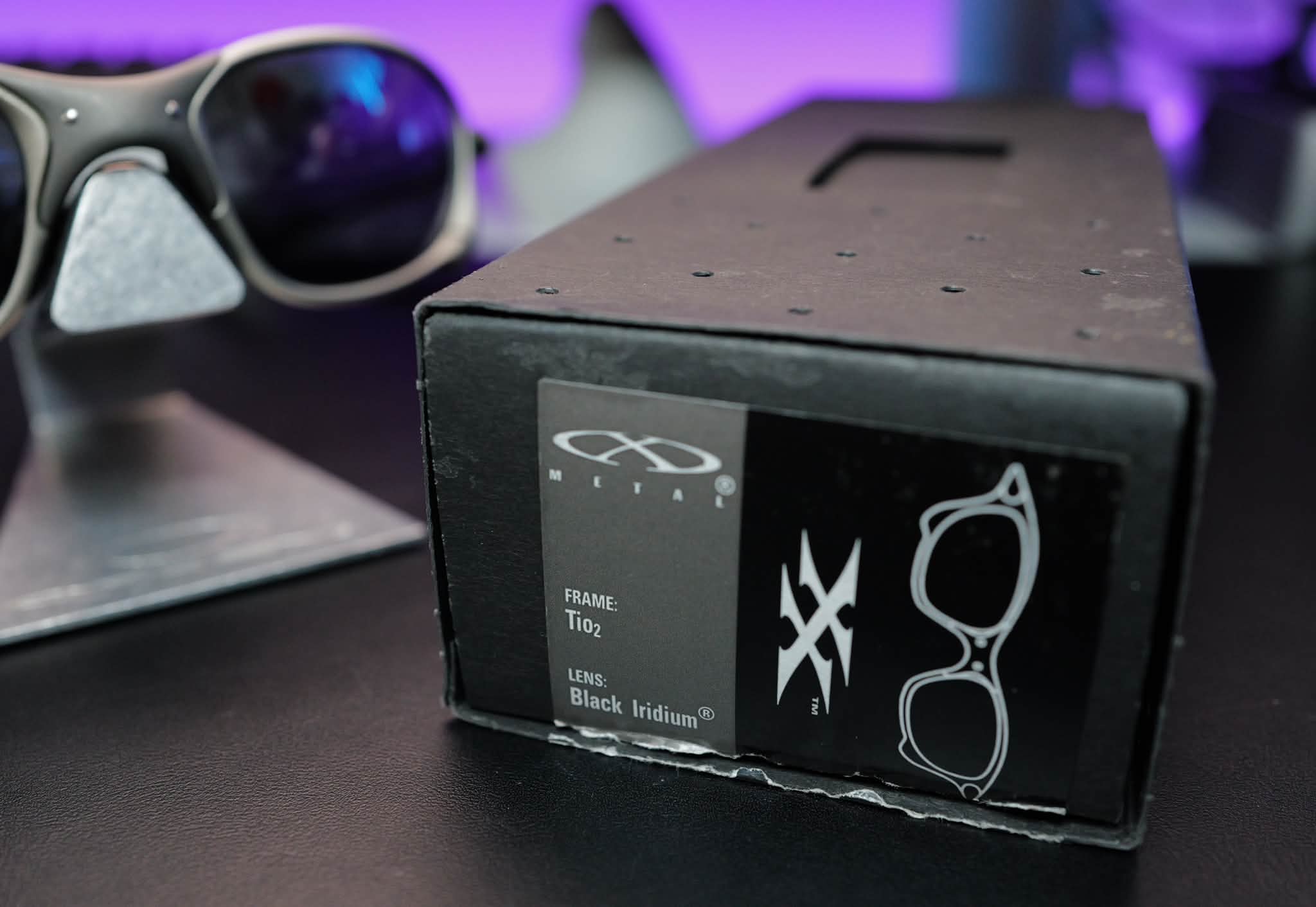 XX • TiO2 • Gen 1 XD FRAME: Ti02 LENS: Black Iridium Iridium® ® 1998