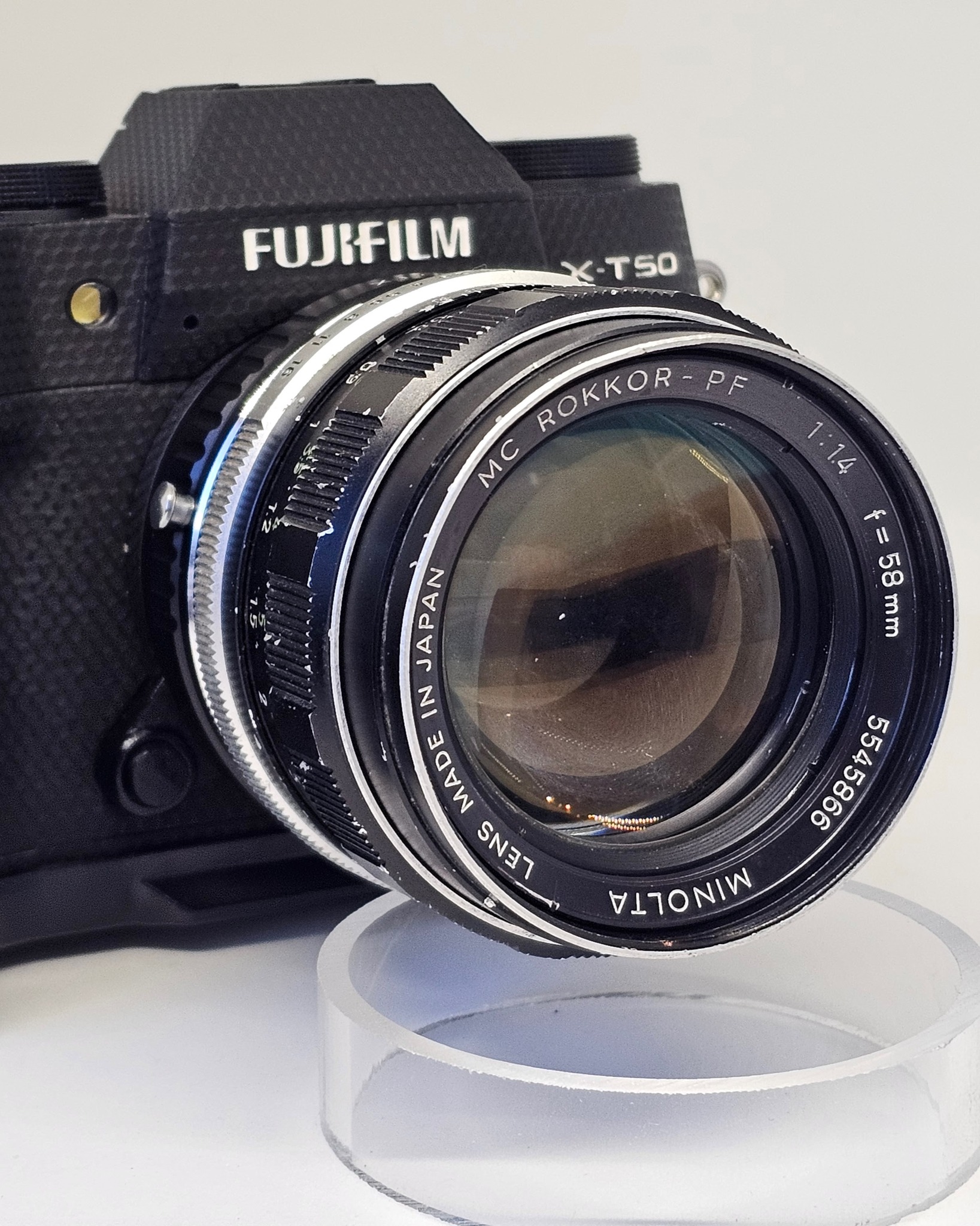 Minolta Rokkor-TD 45mm F2.8 It is Minolta's thinnest Pancake lens