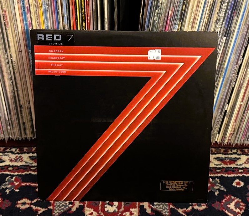 Underrated 😎🎤/ 🎹 Red Flag..NAIVE ART,( album )1989 Vinyl