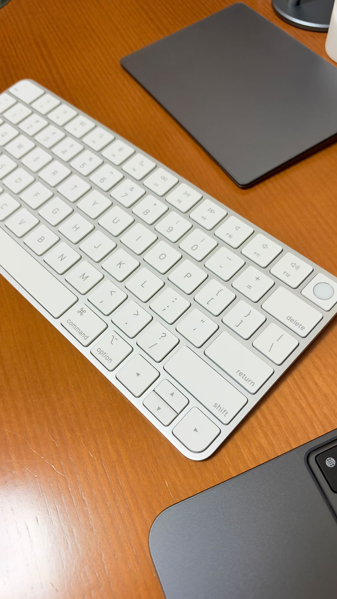 2年ぐらい前に購入しましたが全く使ってない 気がついたら、Magic KeyboardとMagic Trackpadが1年以上もお蔵入りに