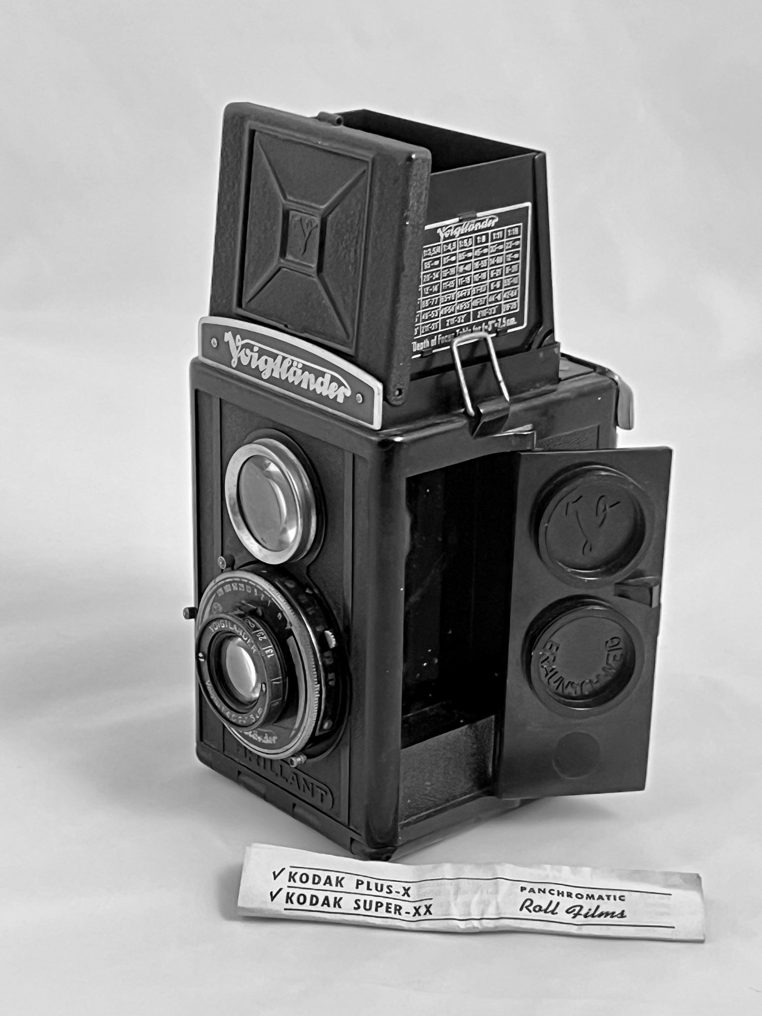 Voigtlander Brillant twin lens reflex camera review