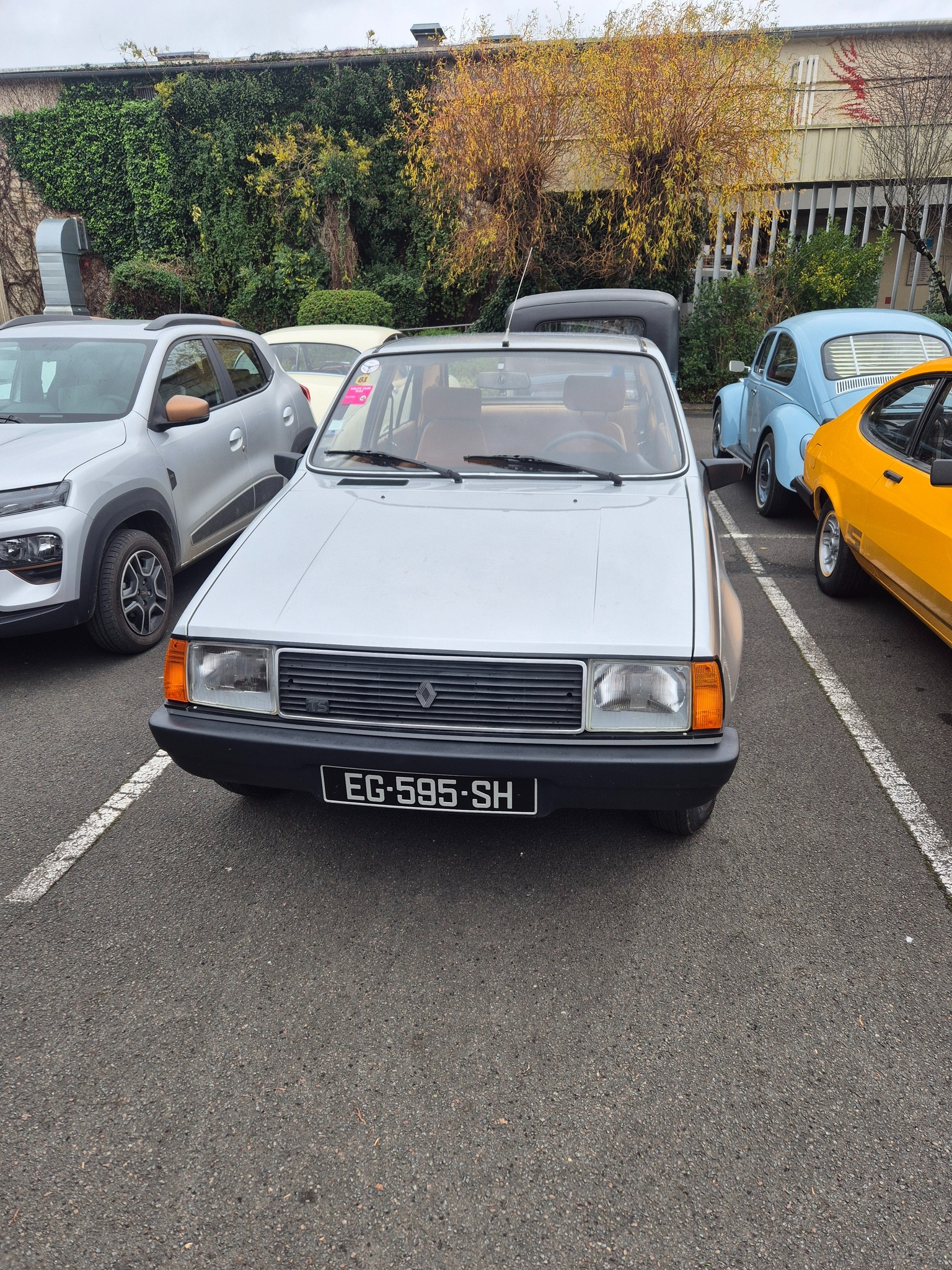Modèle Réduit Renault 14 Samu – Échelle 1:4 – Fabriqué à Hong Kong – Occasion