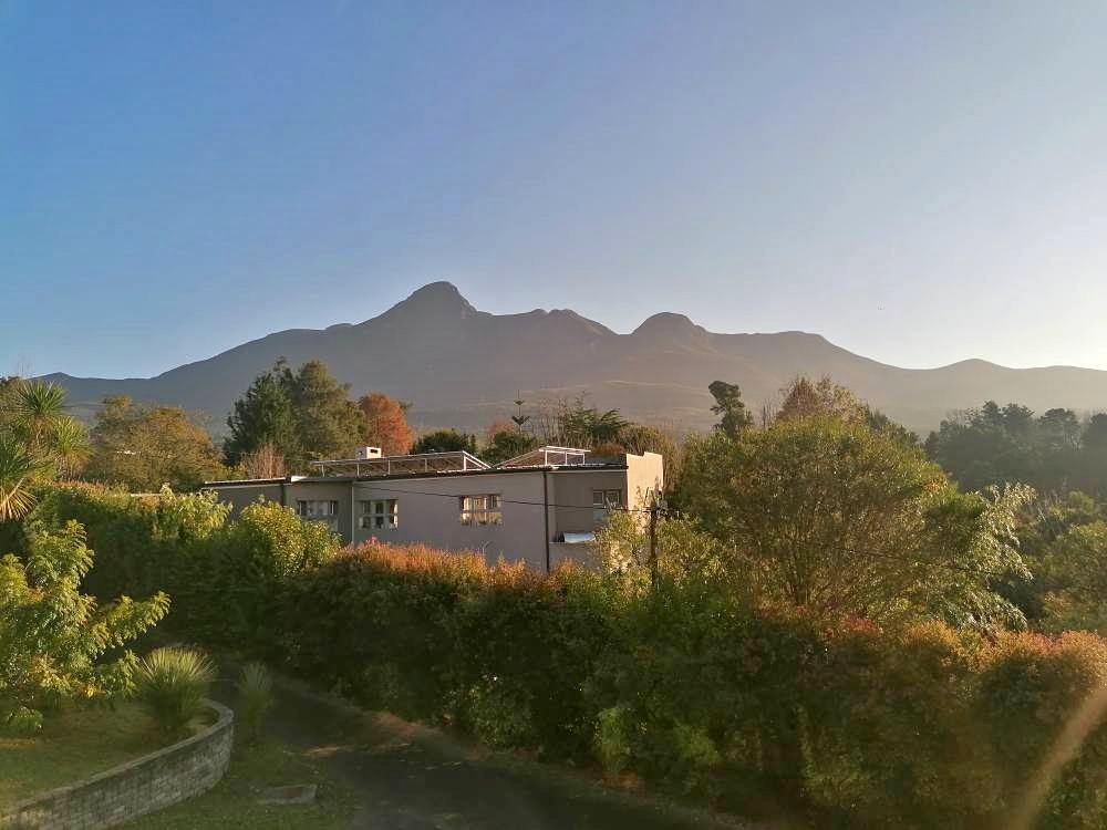 Newly renovated, spacious 3 bedroom apartment to rent in Fernridge, George