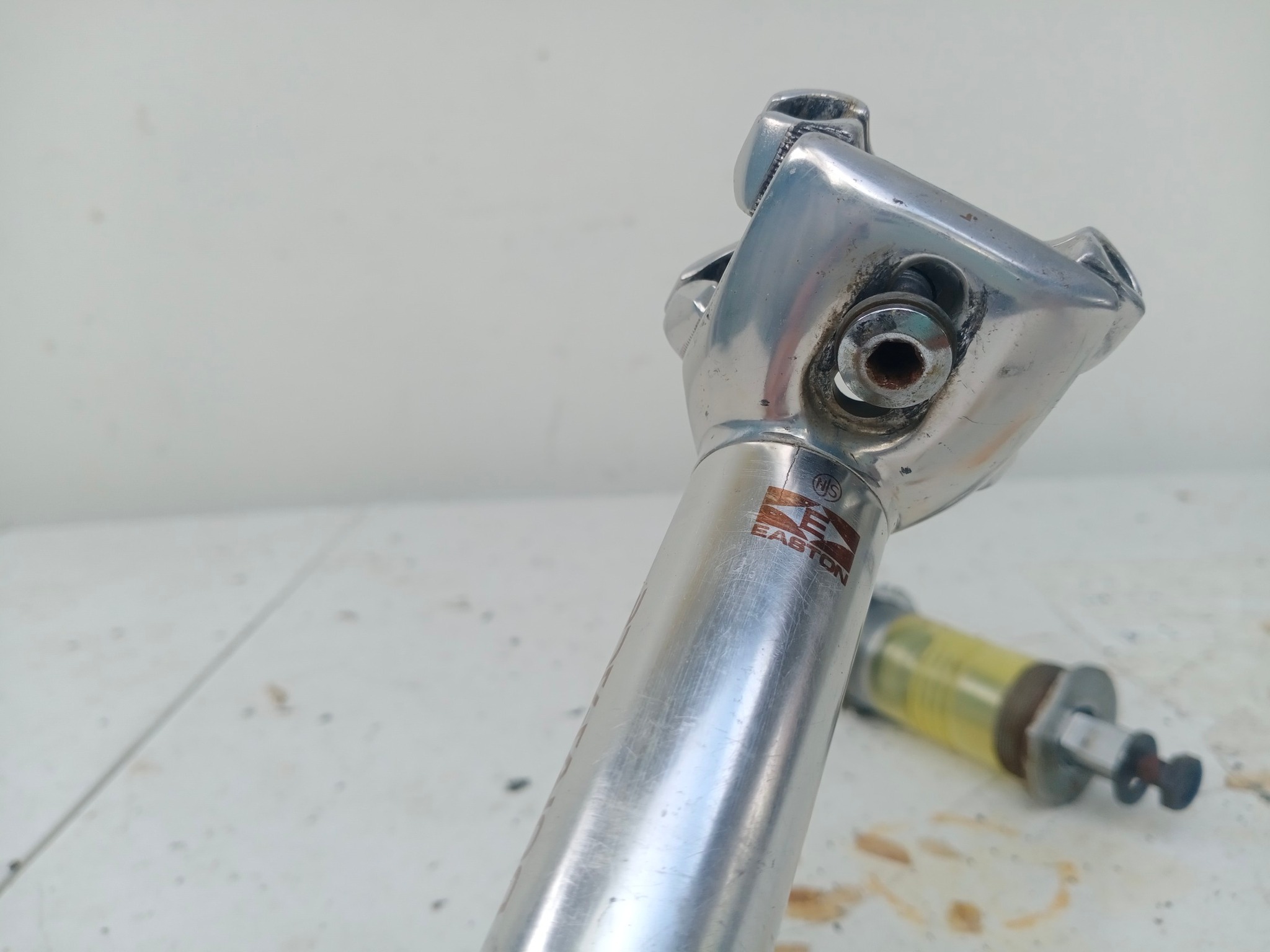 FOR SALE Shimano Dura-Ace Seatpost - NJS Certified - 27.2mm O.D. x 