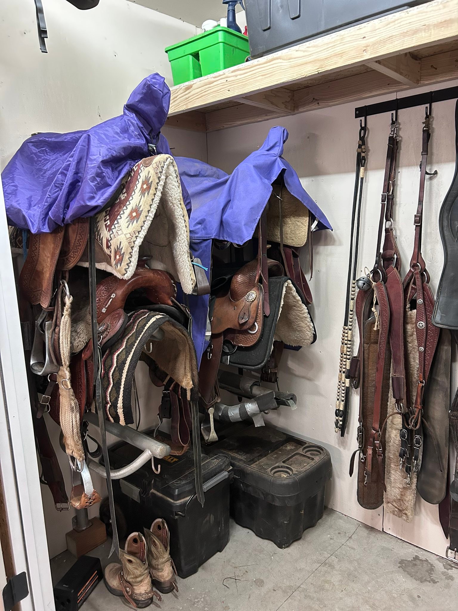 Barn, Tackroom & Trailer Design, DIY & Hacks | For those that are ...