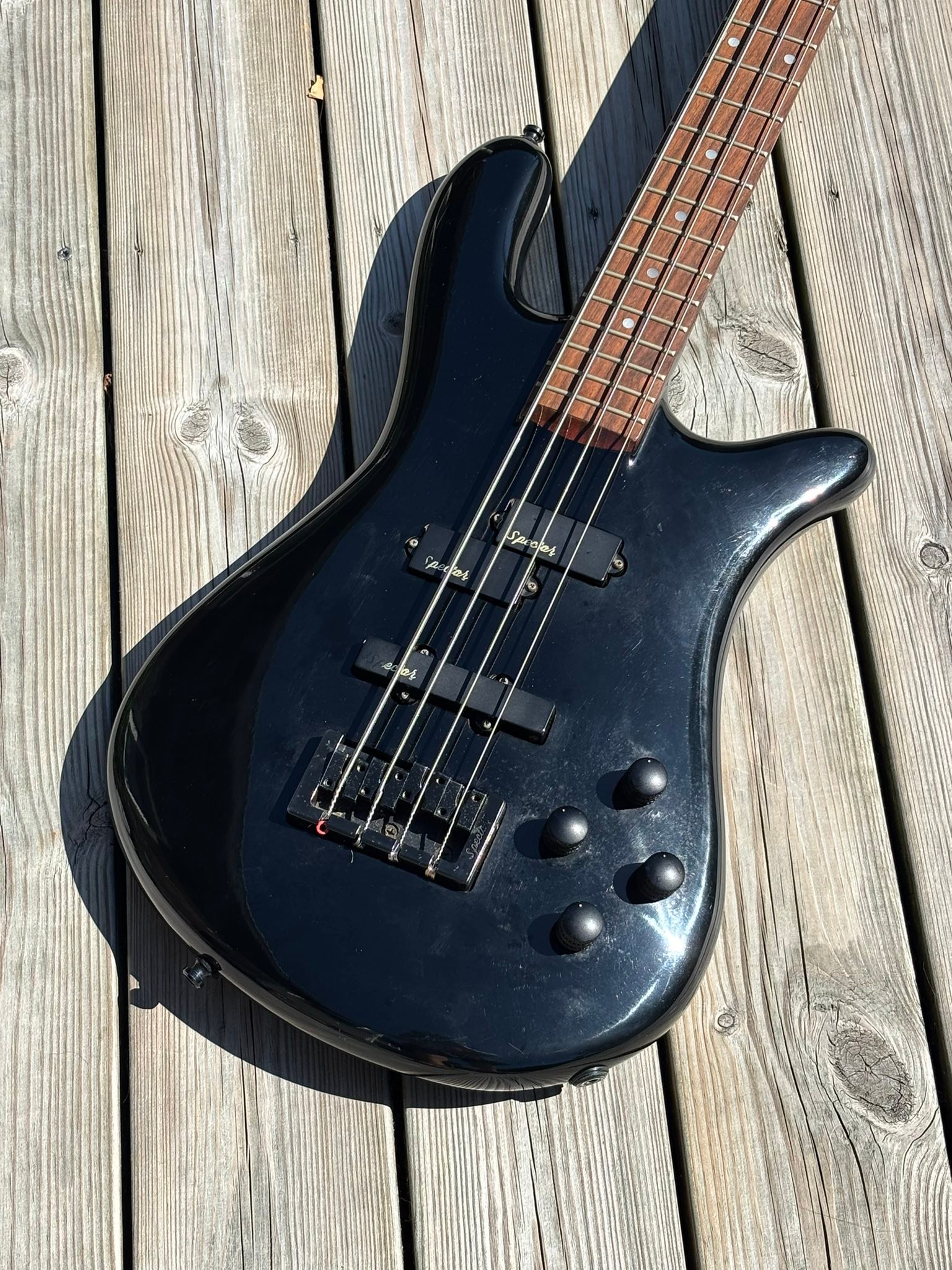 What is the value and origin of a Spector NS-2A bass guitar with
