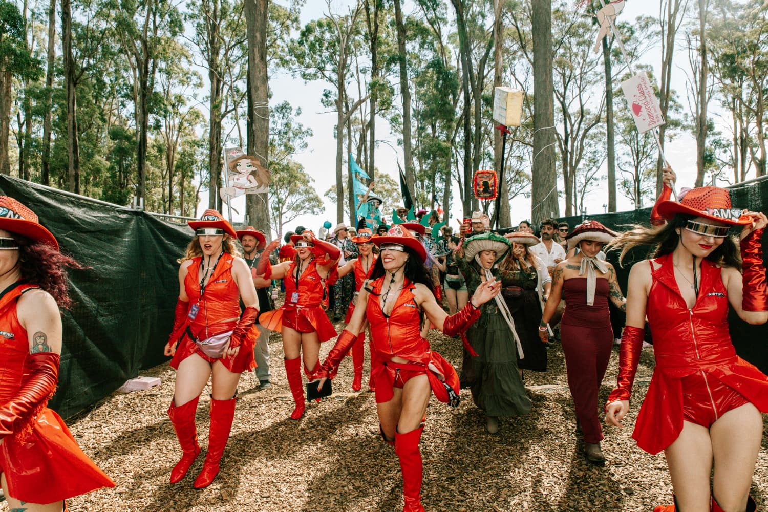 Bec Collins - 💎💎🩷🩷 The Vibestown March to Main Stage at... | Facebook