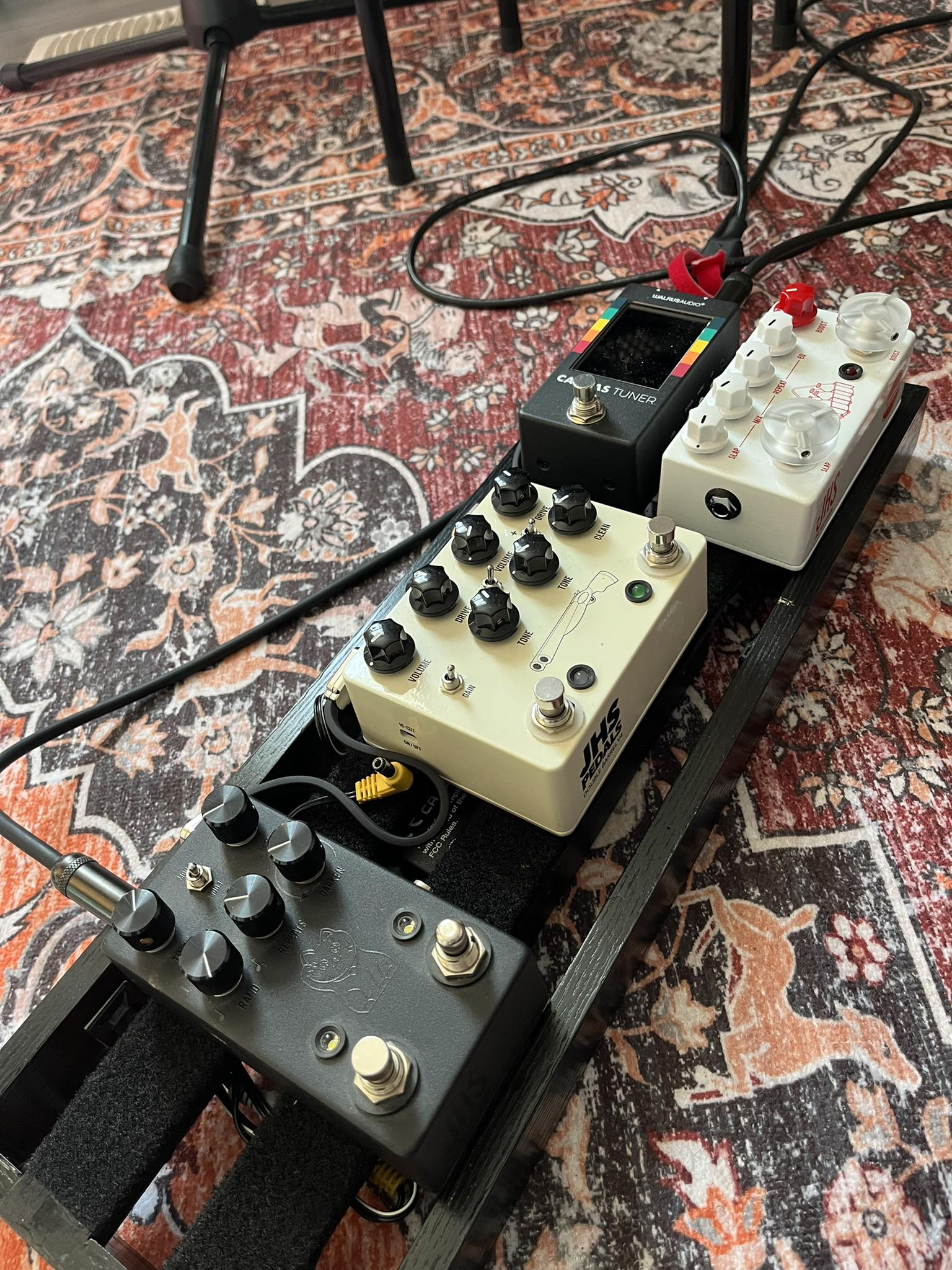 JHS Double Barrel V4 and Lucky Cat pedal review