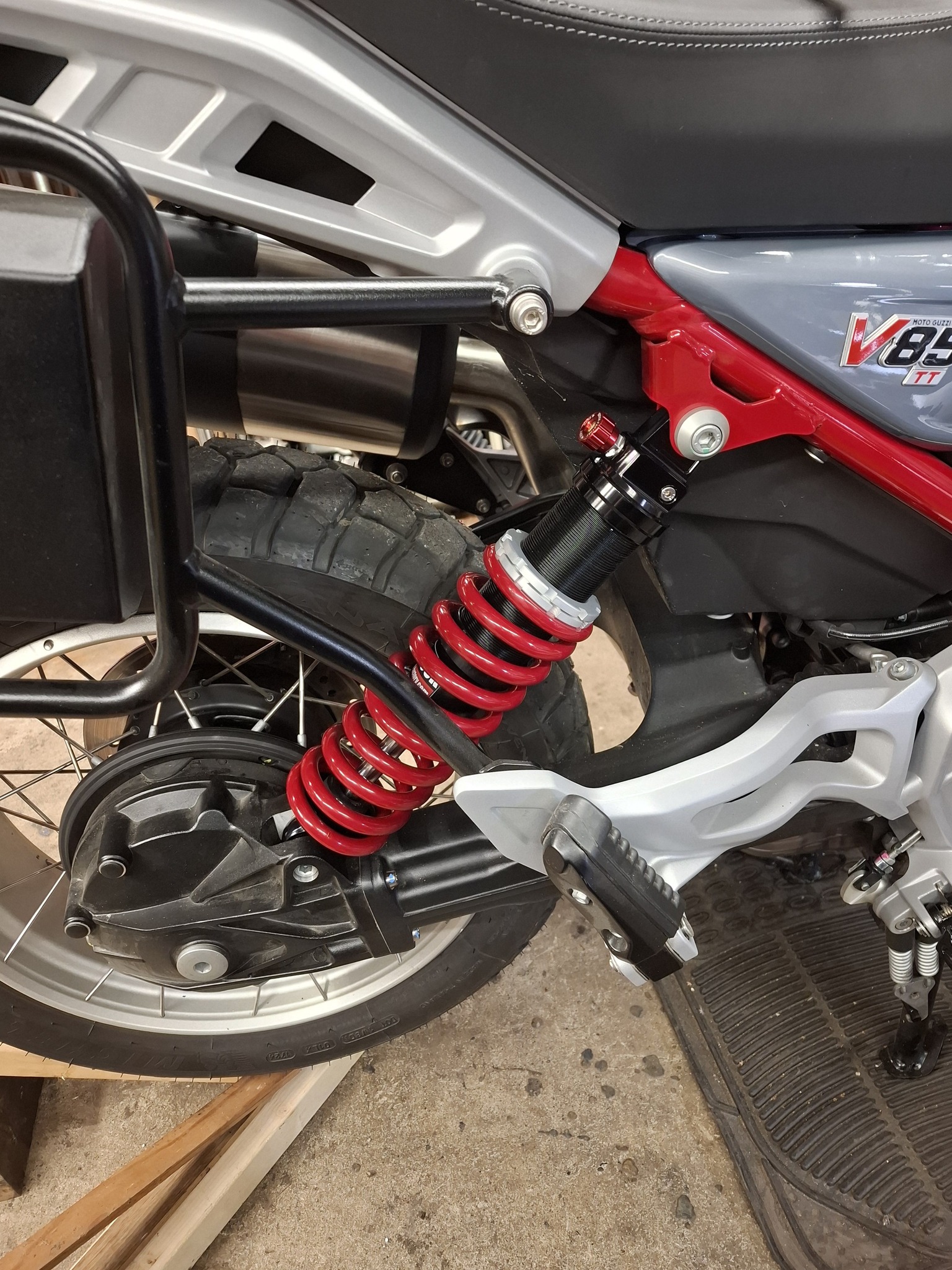 What rear shock upgrade for 2019 Moto Guzzi V85TT?