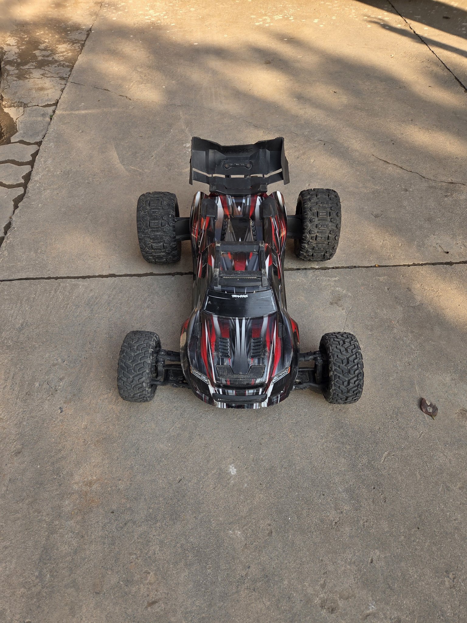 Traxxas Sledgehammer Pneumatici Su Cerchio Nero Per MAXX E