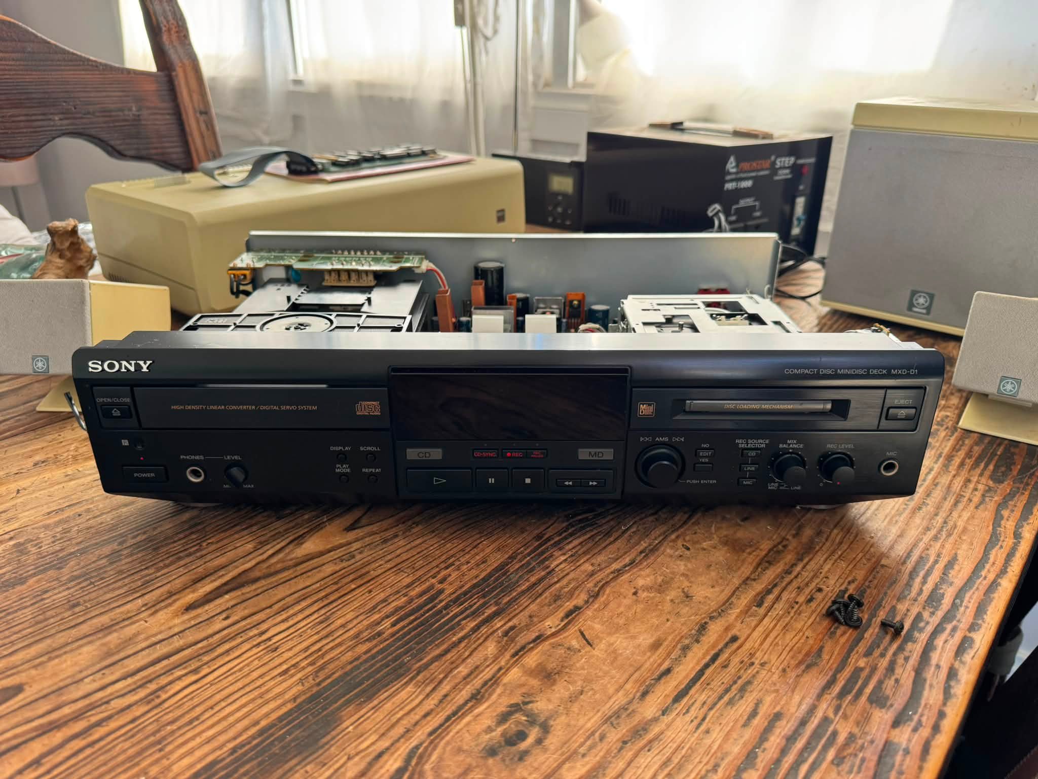 Sony MDS-501 minidisc won't read discs after repair?