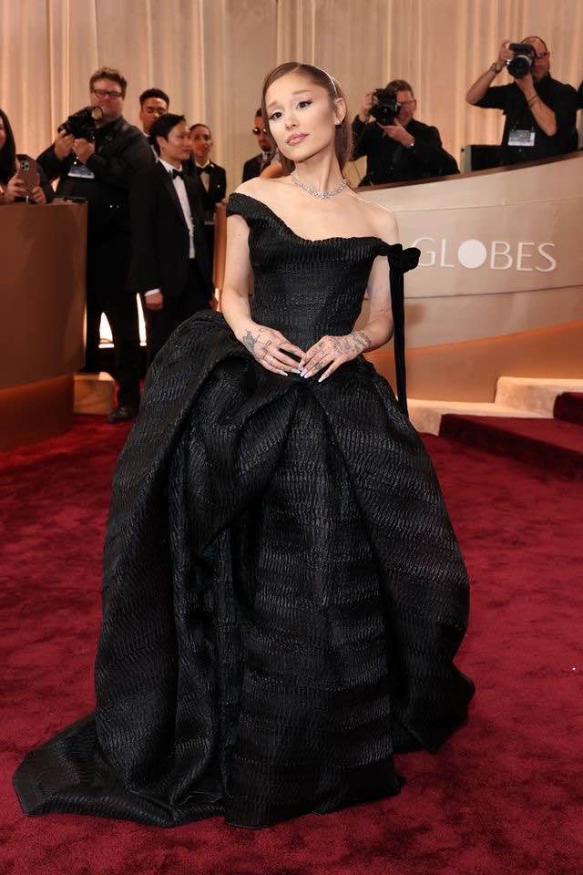 ariana madix black dress I am just on and her outfit tonight 😍😍😍🔥 Women's Black Lace-Trimmed Satin US OOS Variant Variant:Large