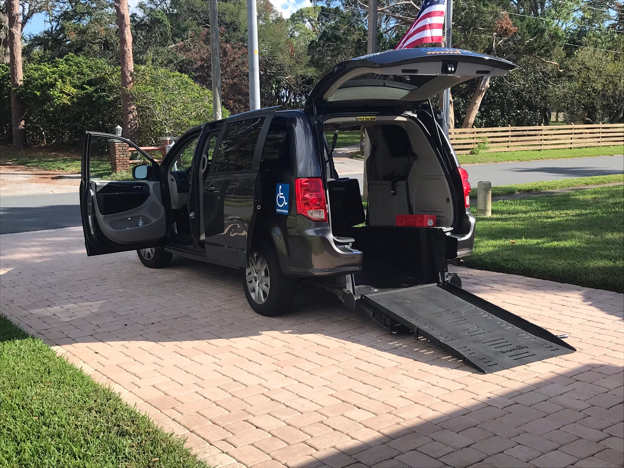 Qty(2) Lftgate Lft Supports Struts Shocks For Chrysler Town & Country
