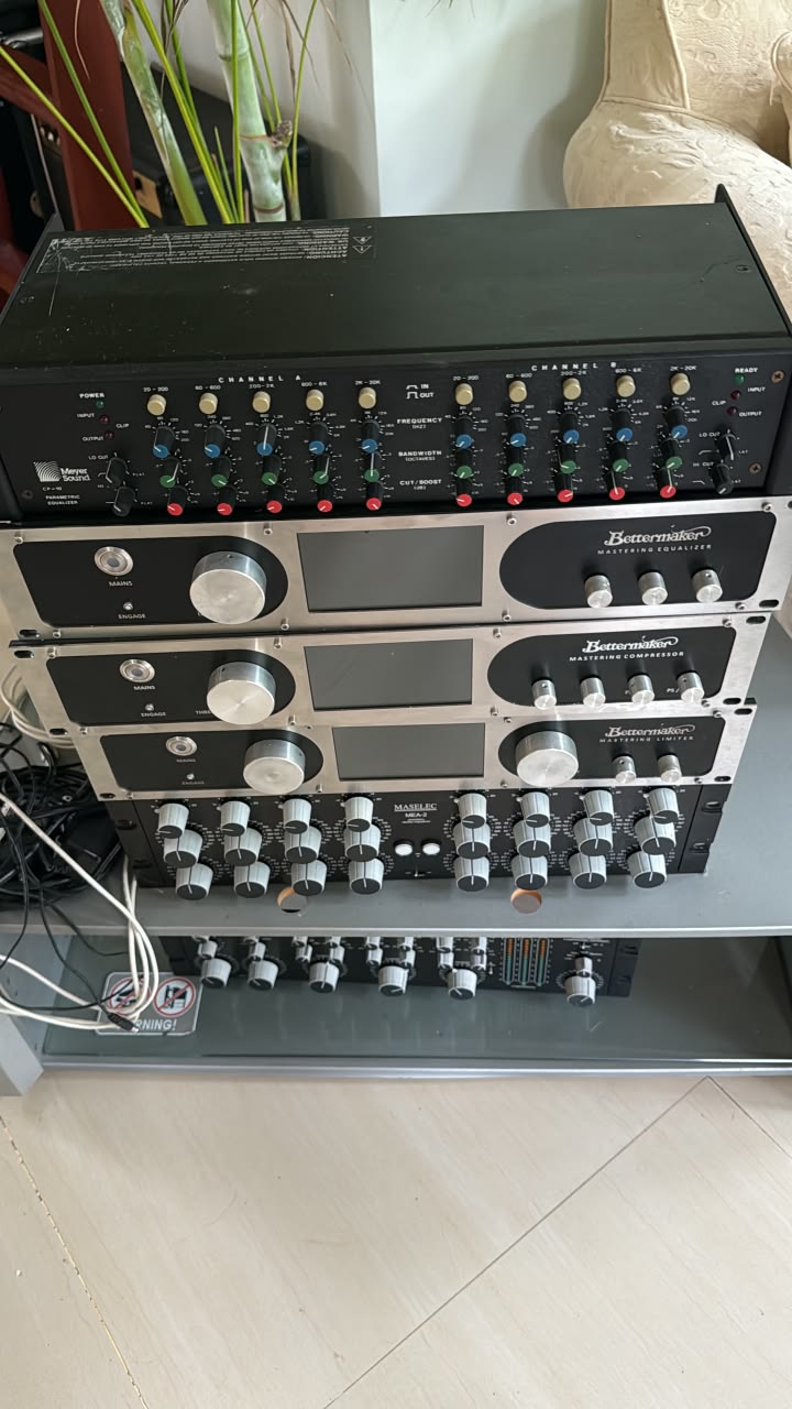 Meyer Sound CP-10 users and applications