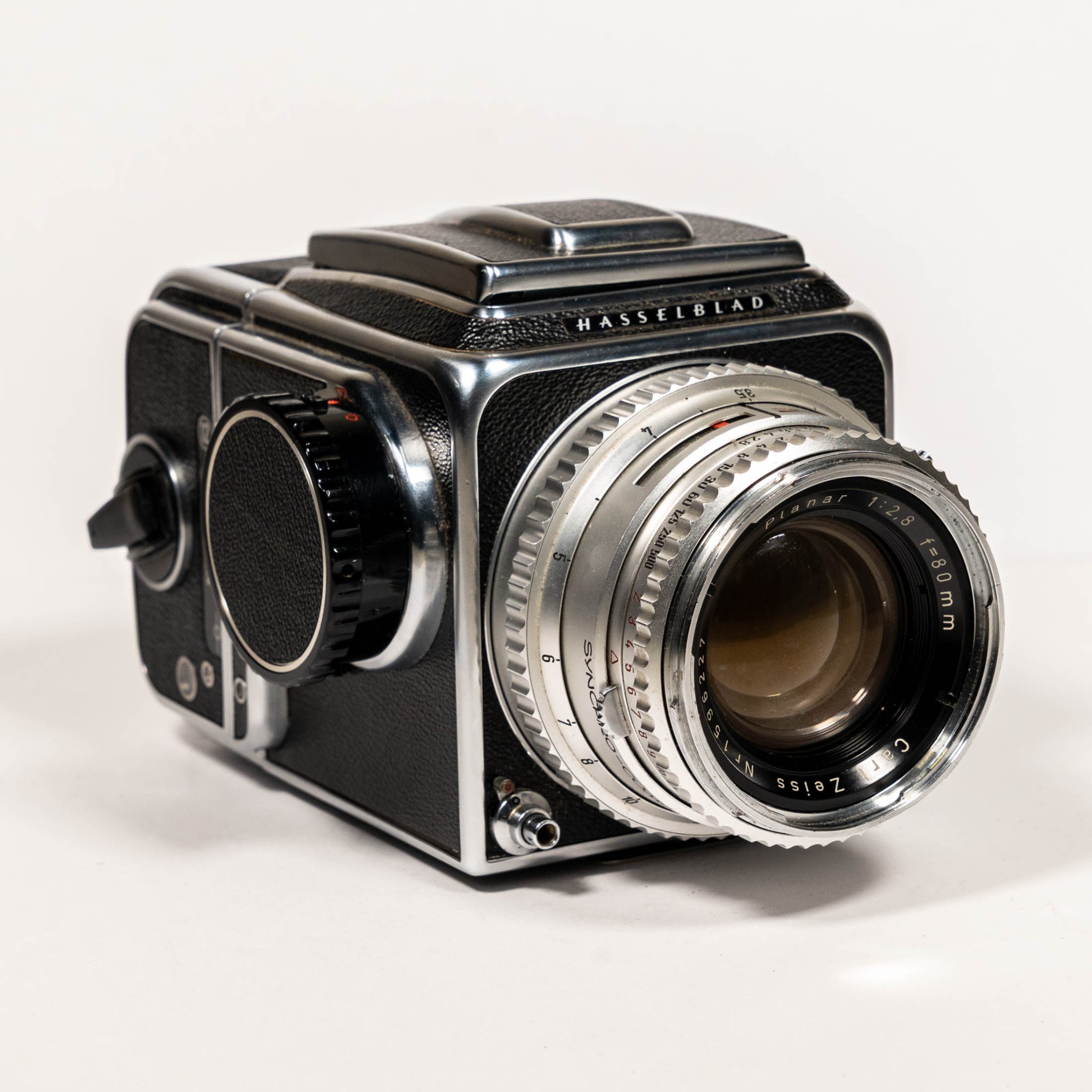 Selling a Hasselblad 500C medium format camera kit in overall good 