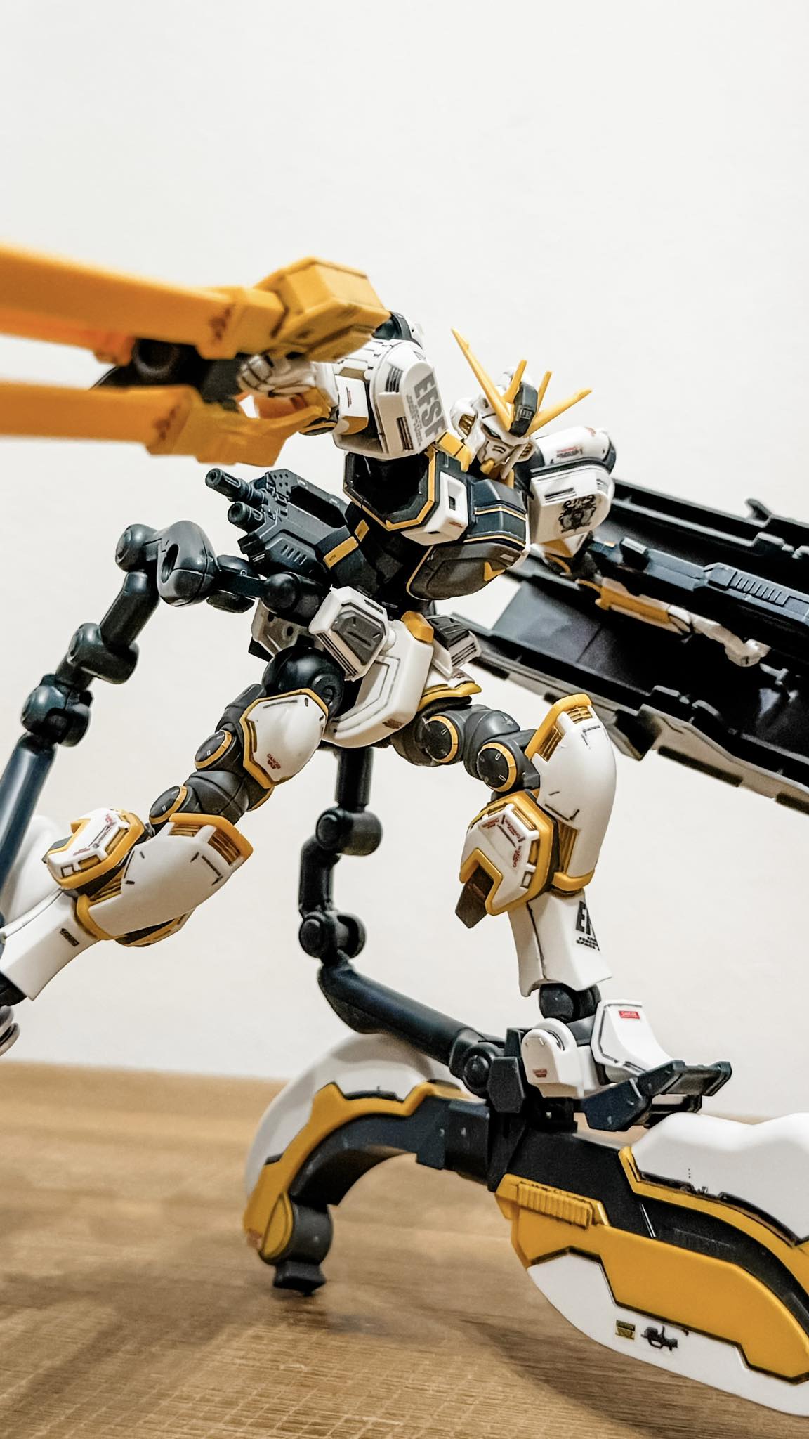 SINGAPORE GUNDAM SOCIAL GROUP (SGSG) | Atlas Gundam. A super random kit ...