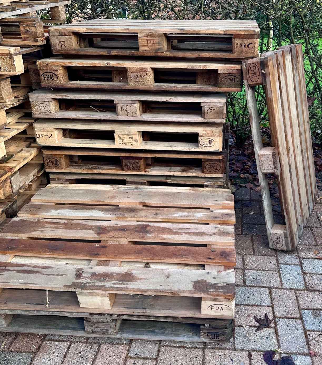 Ting tilsalg i Midt/Vestjylland | 2 røde 2 sort alle str L ( 50 kr pr ...