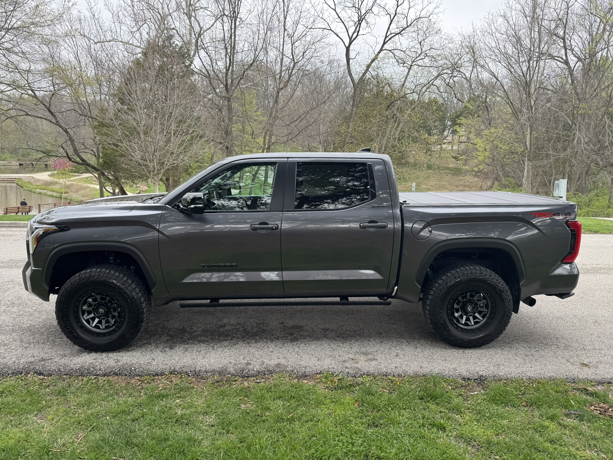 Towing Capacity Limitations of Toyota Tundra for Fifth Wheels