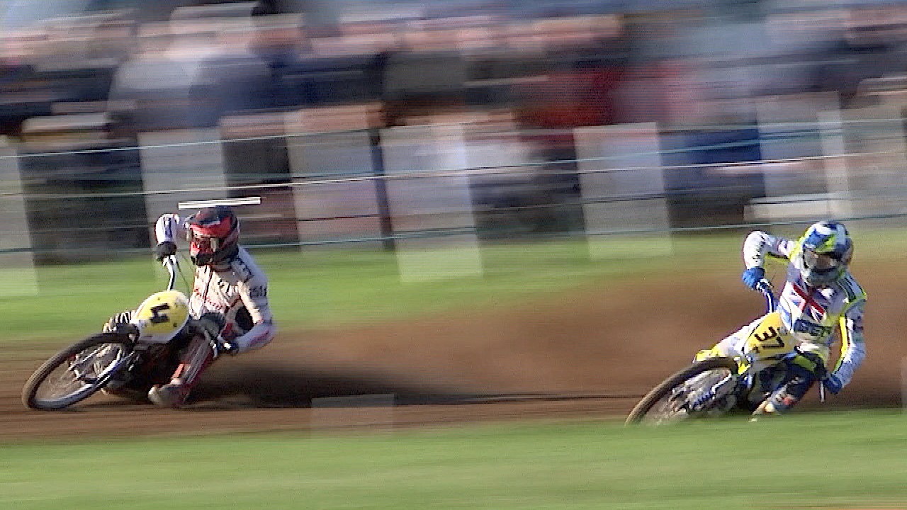 GrasstrackSPORT.com | A couple of still shots taken from the video ...