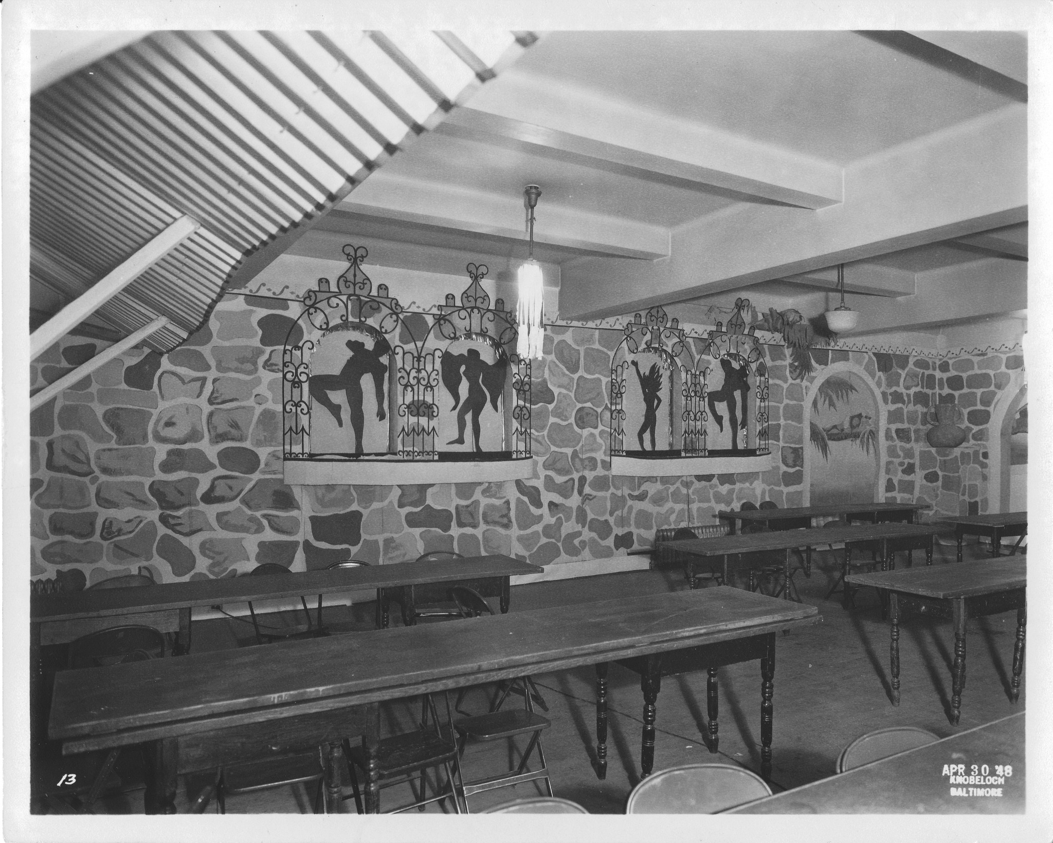 Identifying 1948 Baltimore, MD restaurant with mural paintings