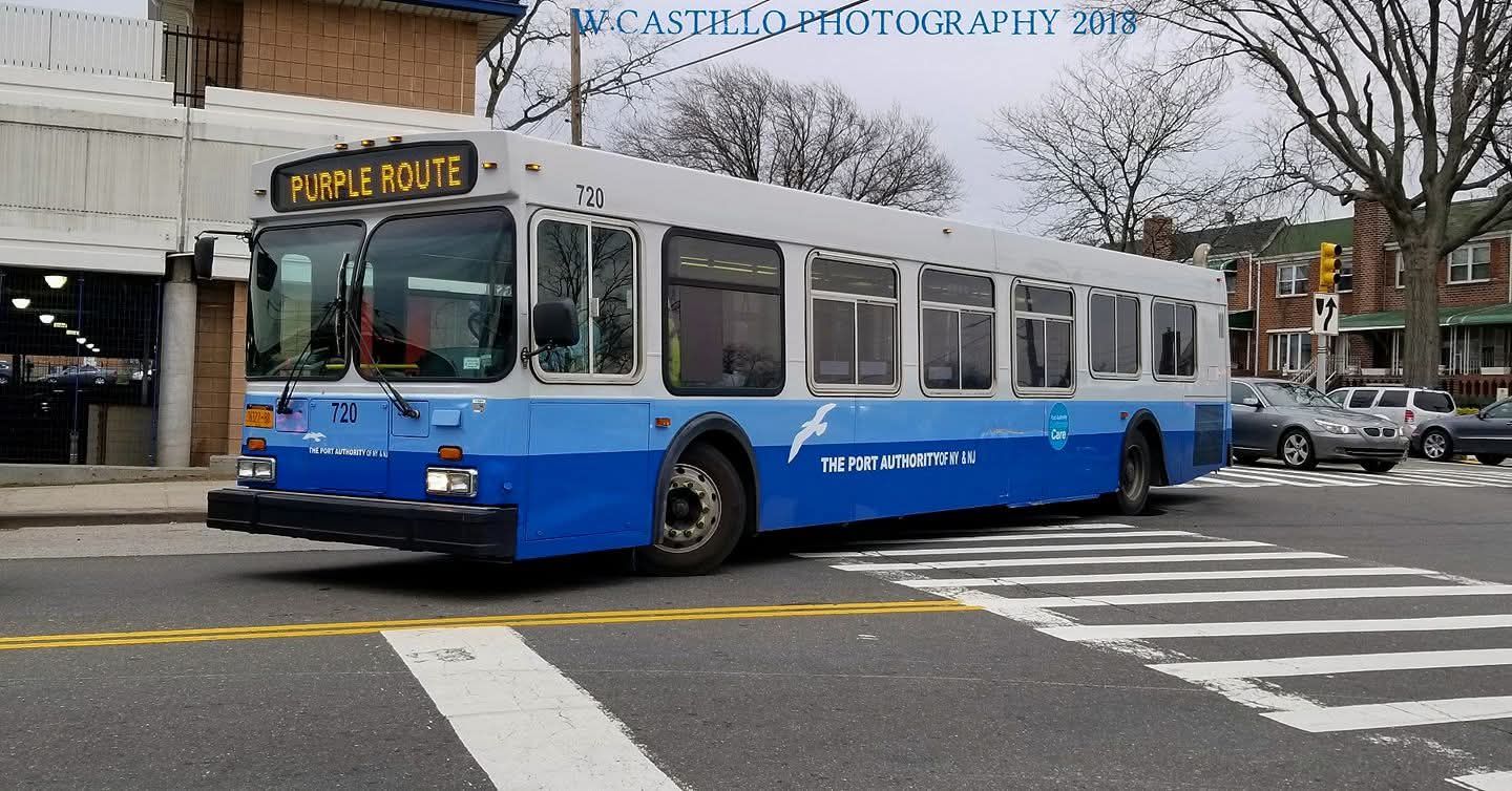 D40LF #720 on LaGuardia Airport Port Authority Shuttle's Purple