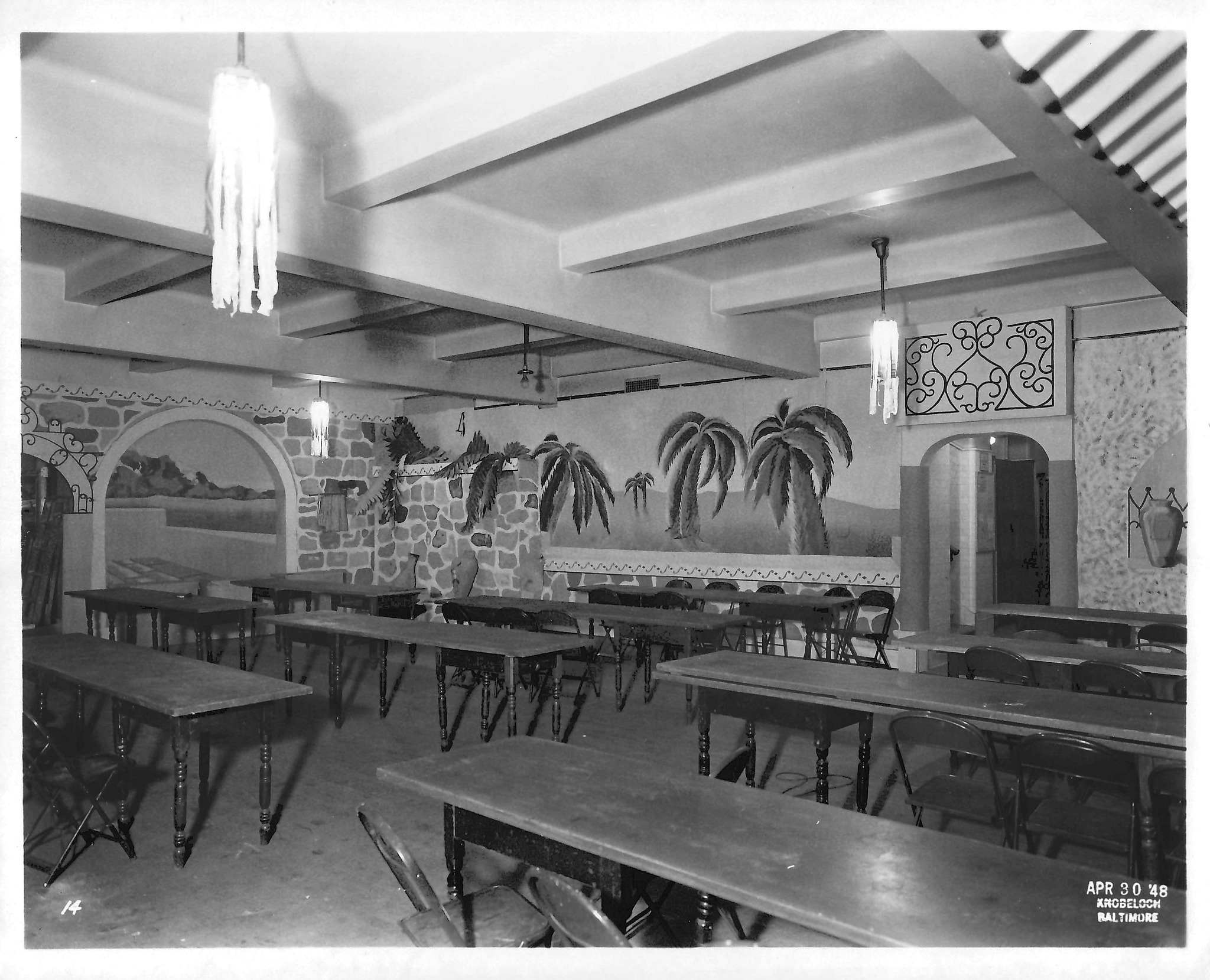 Identifying 1948 Baltimore, MD restaurant with mural paintings