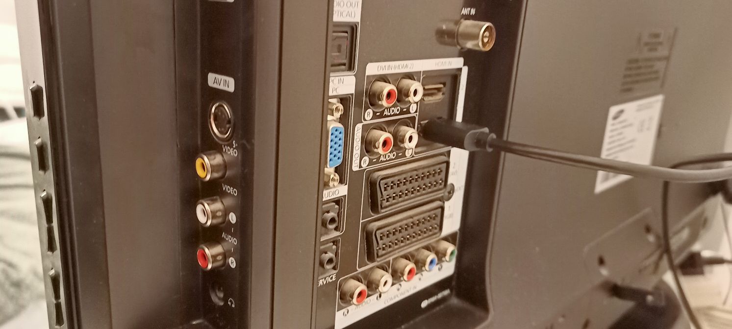 Old TV's numerous input and output options for ZX Spectrum