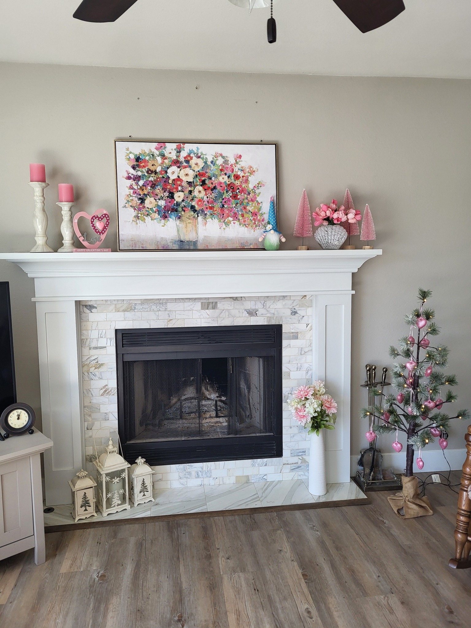 What to add to right side of Valentine's mantel