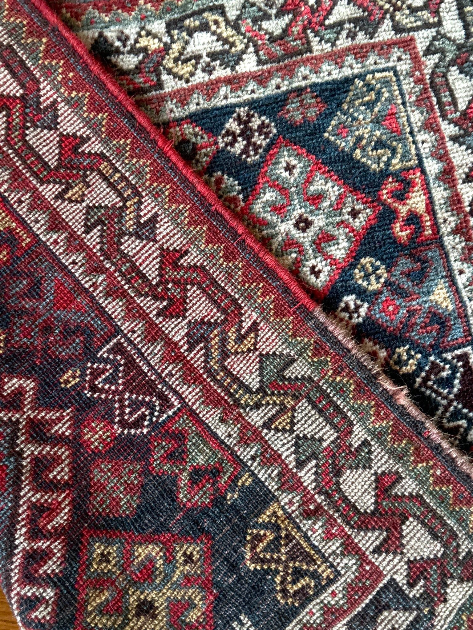 Identifying qashqai or khamseh rug type?