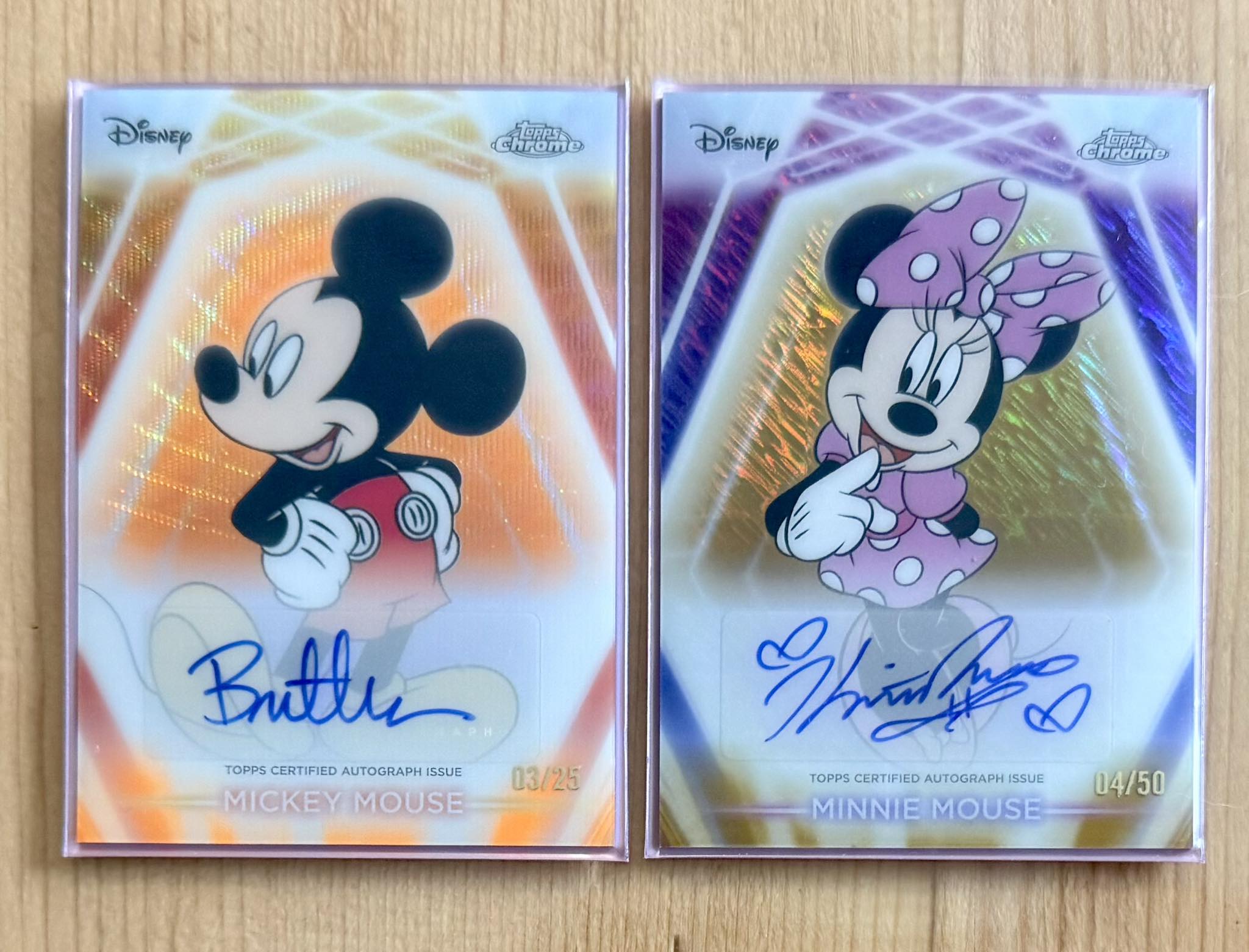 Topps Chrome Disney ミッキーマウス 直筆サインカード Mickey and Minnie Mouse Topps Chrome autograph cards added to
