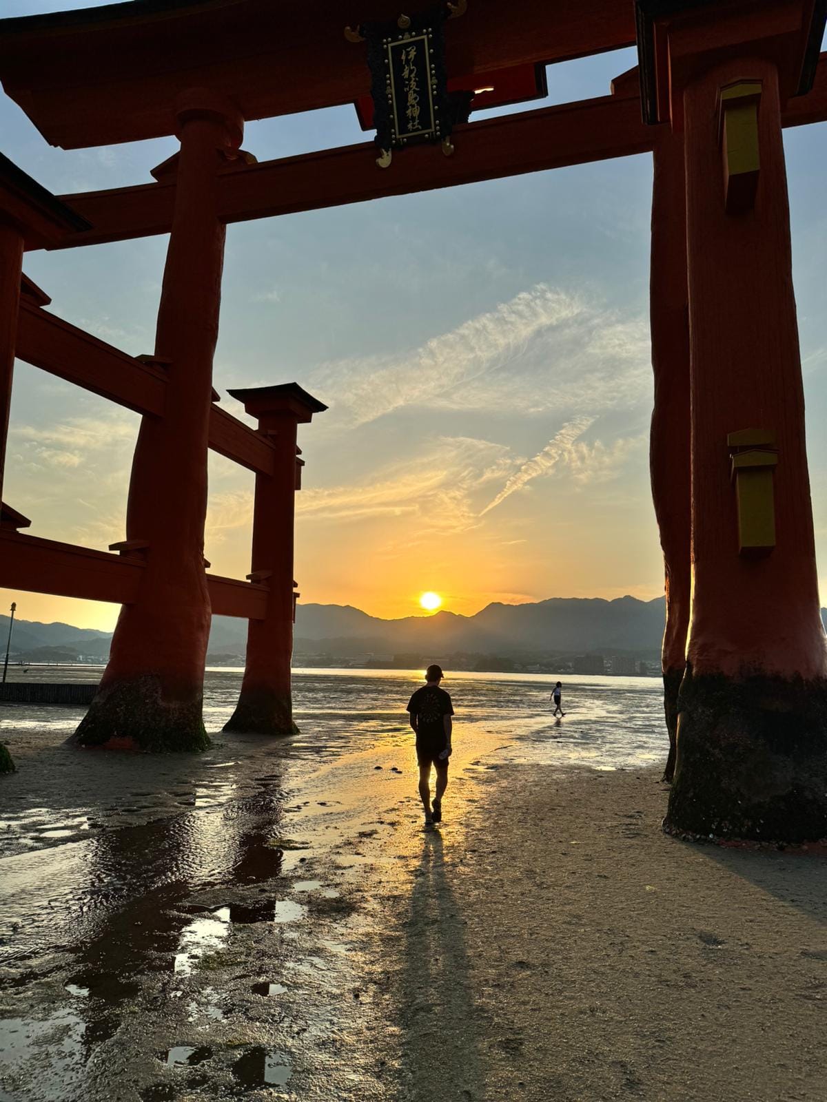 Tokyo travel tip: stay after shops close