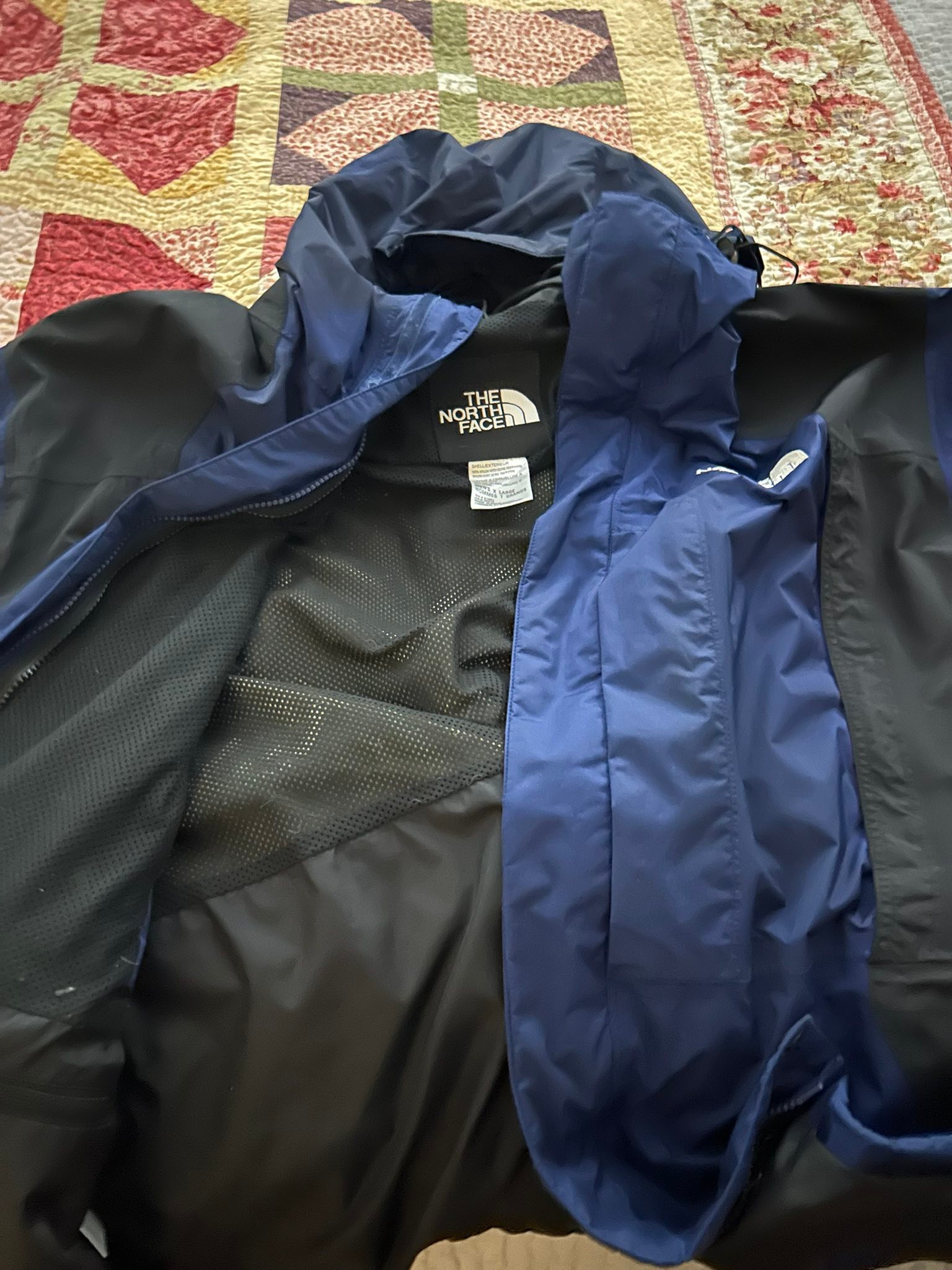 Early 1990s Northface Goretex jacket features