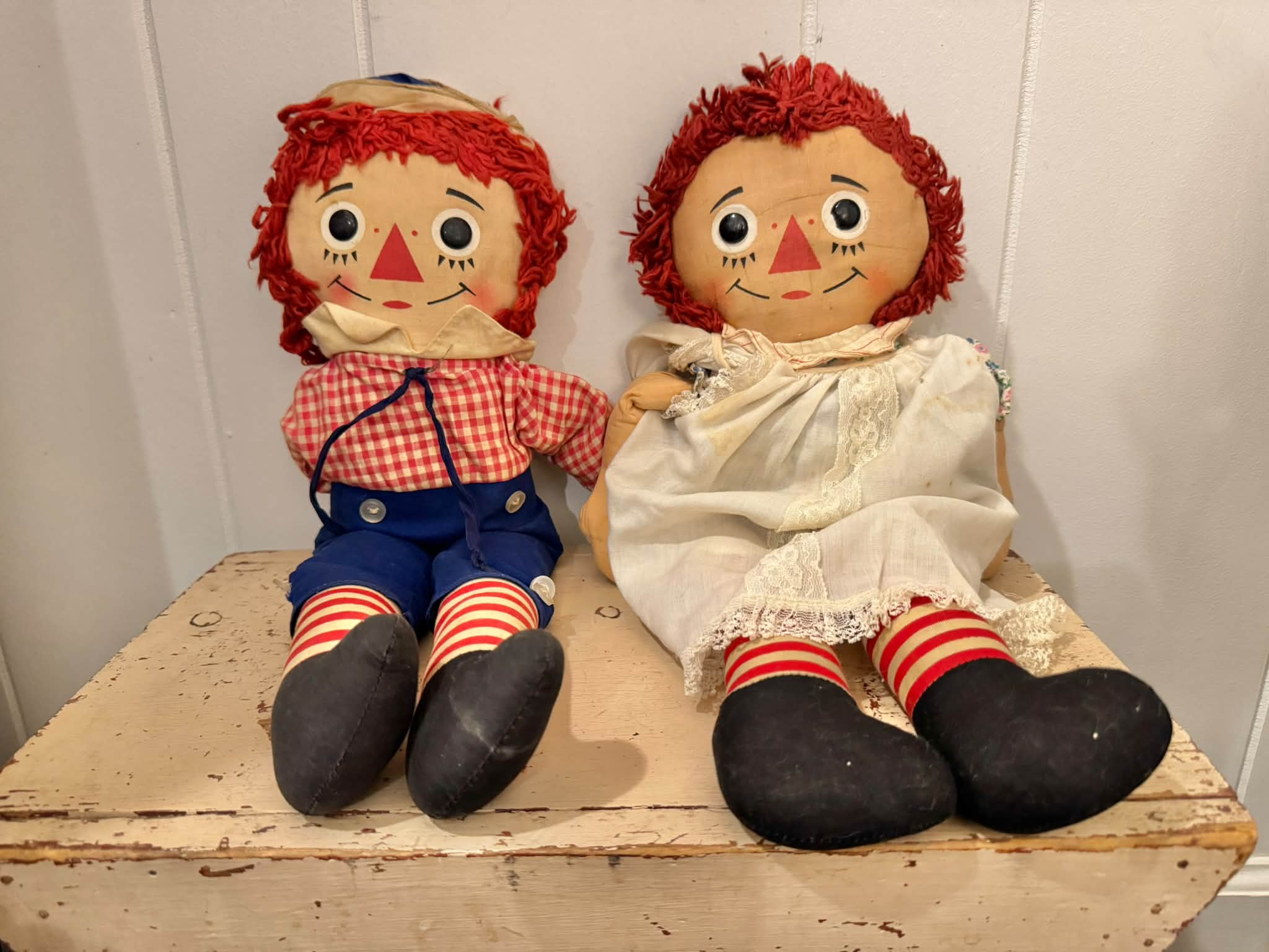 The Vintage 1960s Knickerbocker Raggedy Ann & Andy Doll is a 30