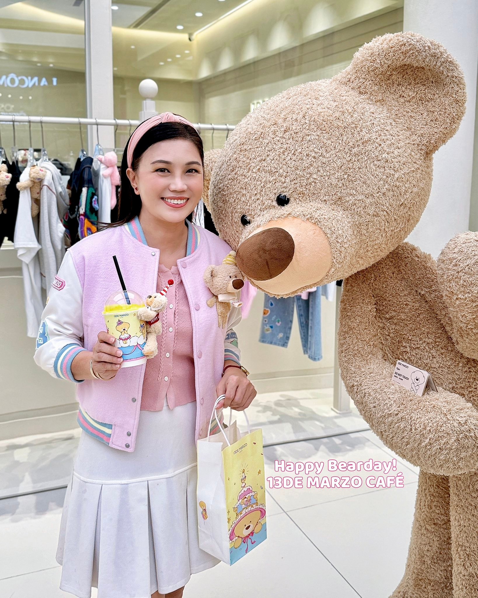 Happy Bearday! 🧸🧸 It's 13DE Marzo Cafe birthday month, we tried
