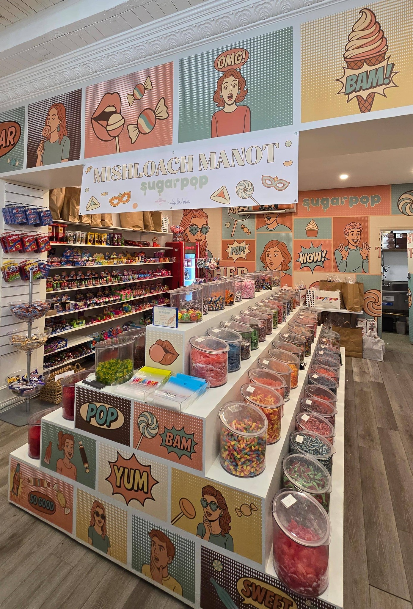 Sugar Pop Candy Bar in Brooklyn, NY offers sweets and treats