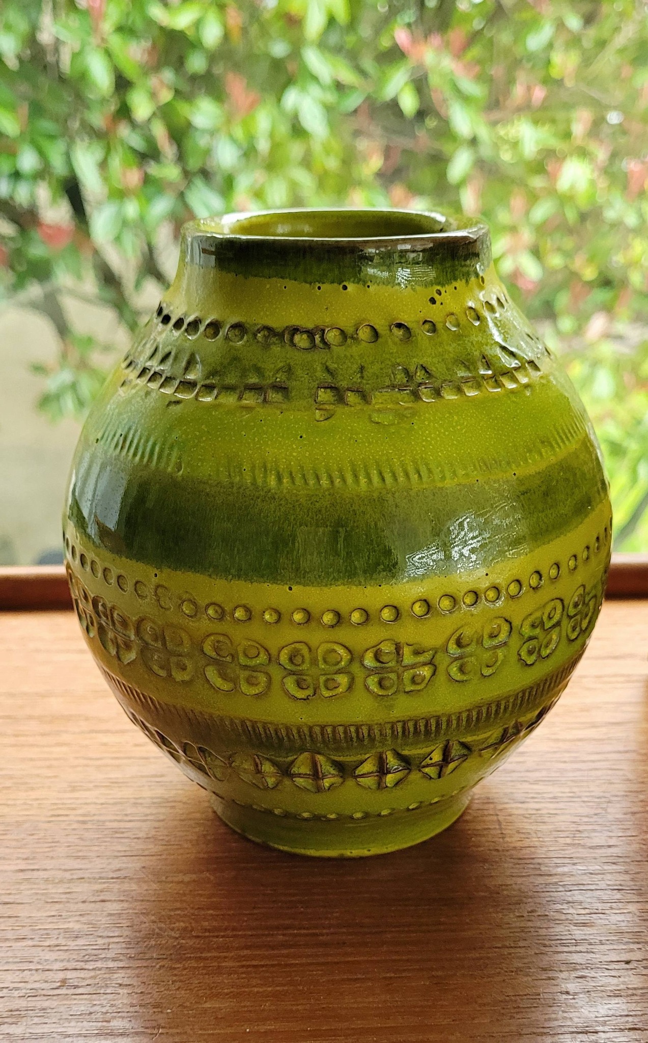 Is this a Bitossi vase?