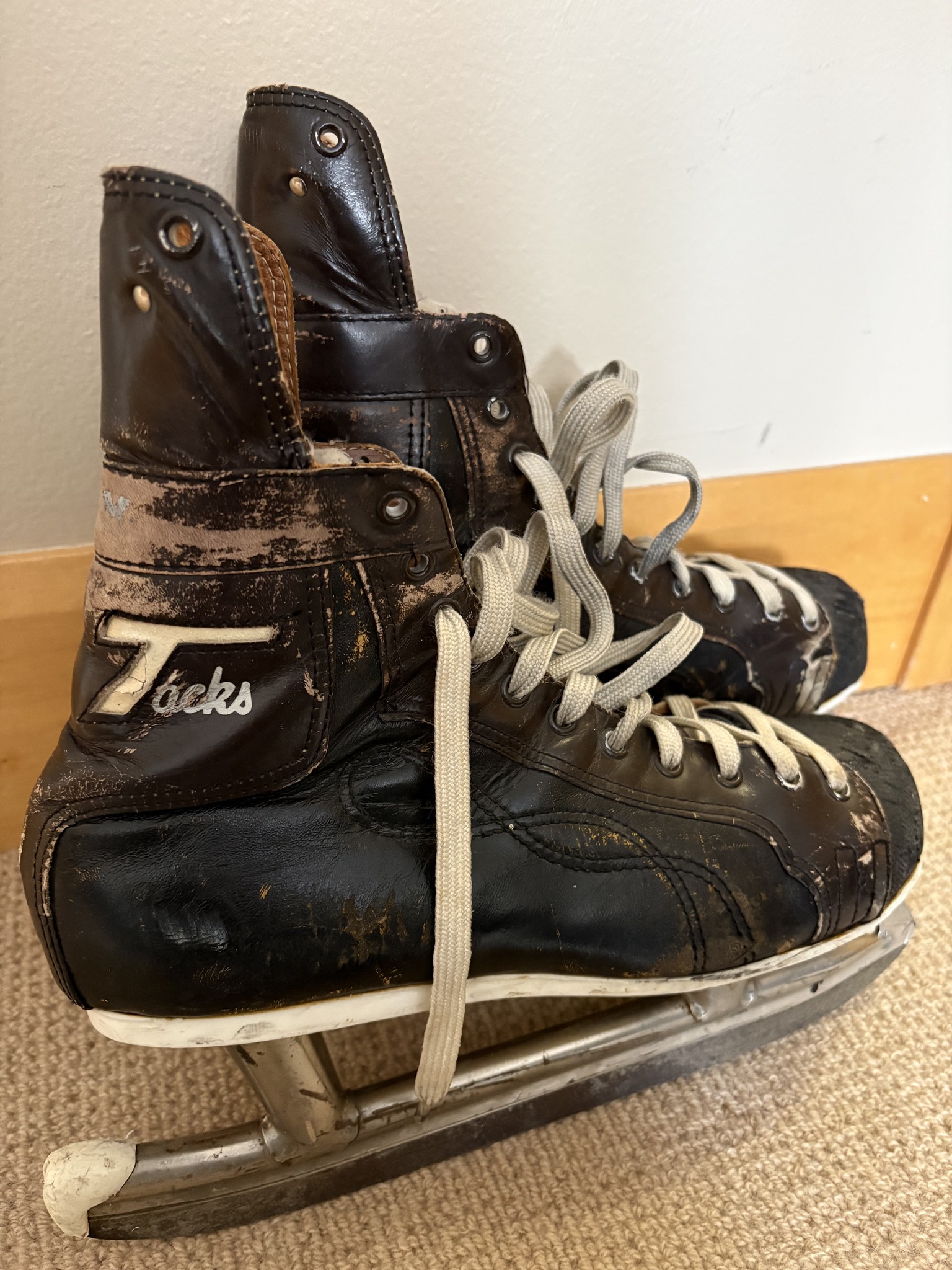 The vintage 1970s CCM Super Tacks hockey skates are a testament to 