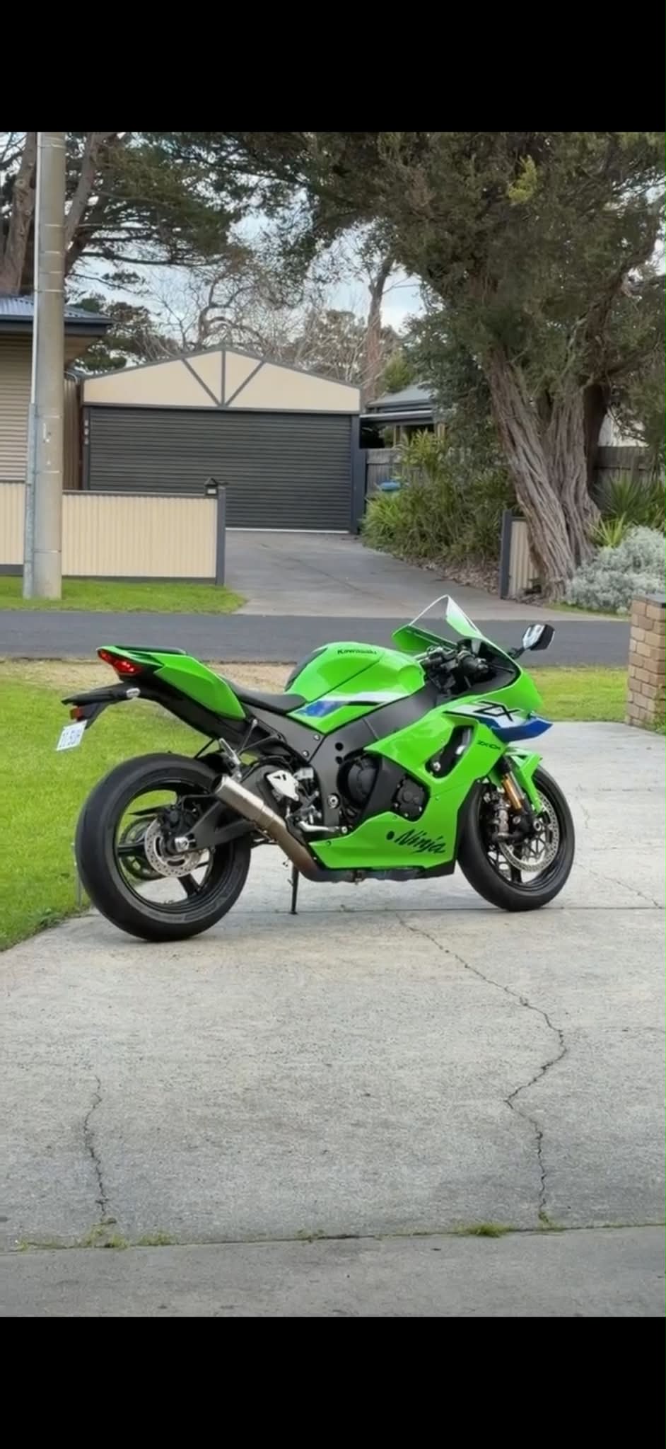 Removing blue wings from Gen 7 ZX10R?