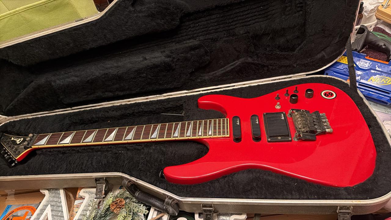 What year and model is Charvel serial 070272?