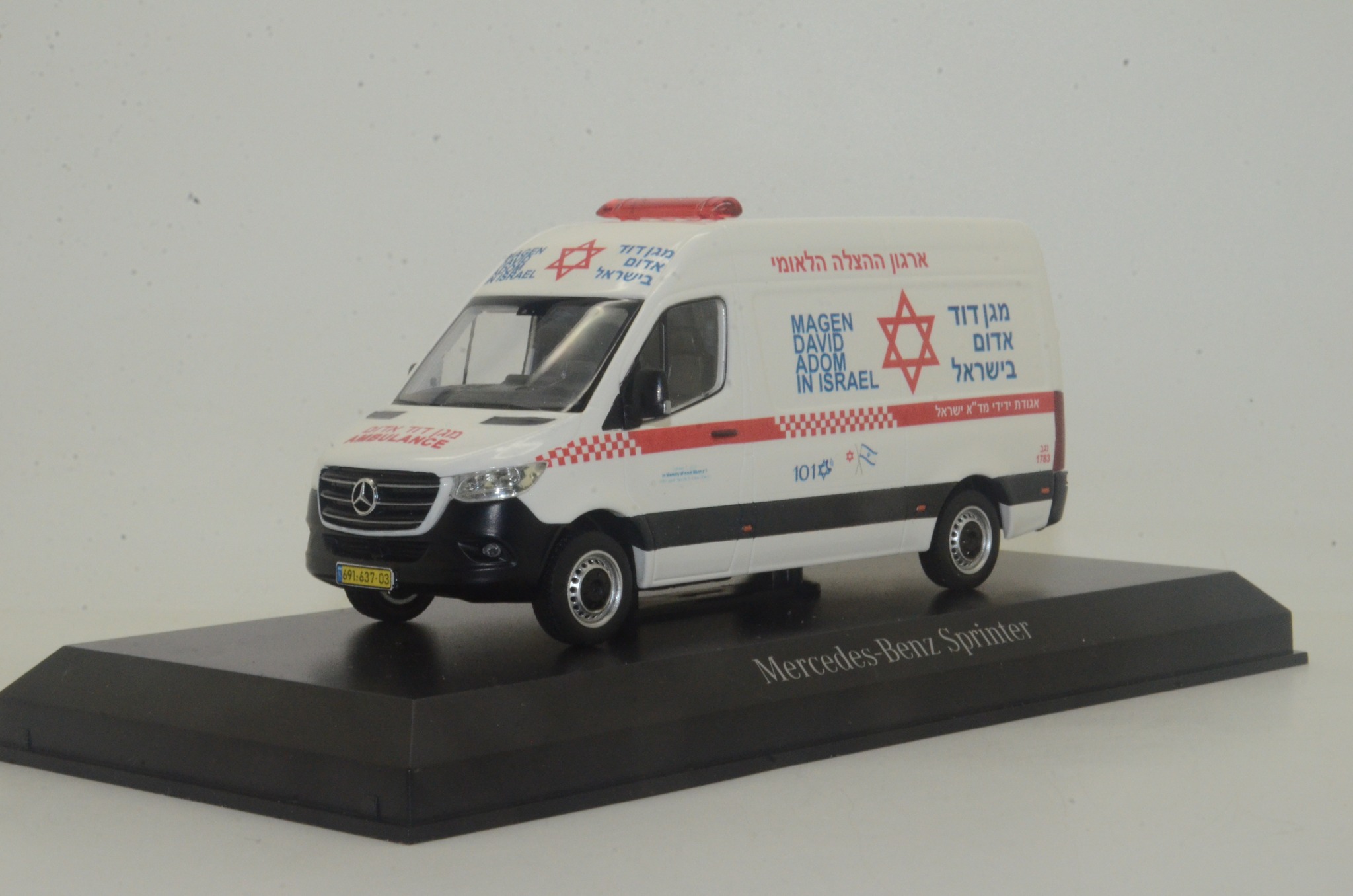 Mercedes-Benz Sprinter Baby Notarzt Wagen ambulance model