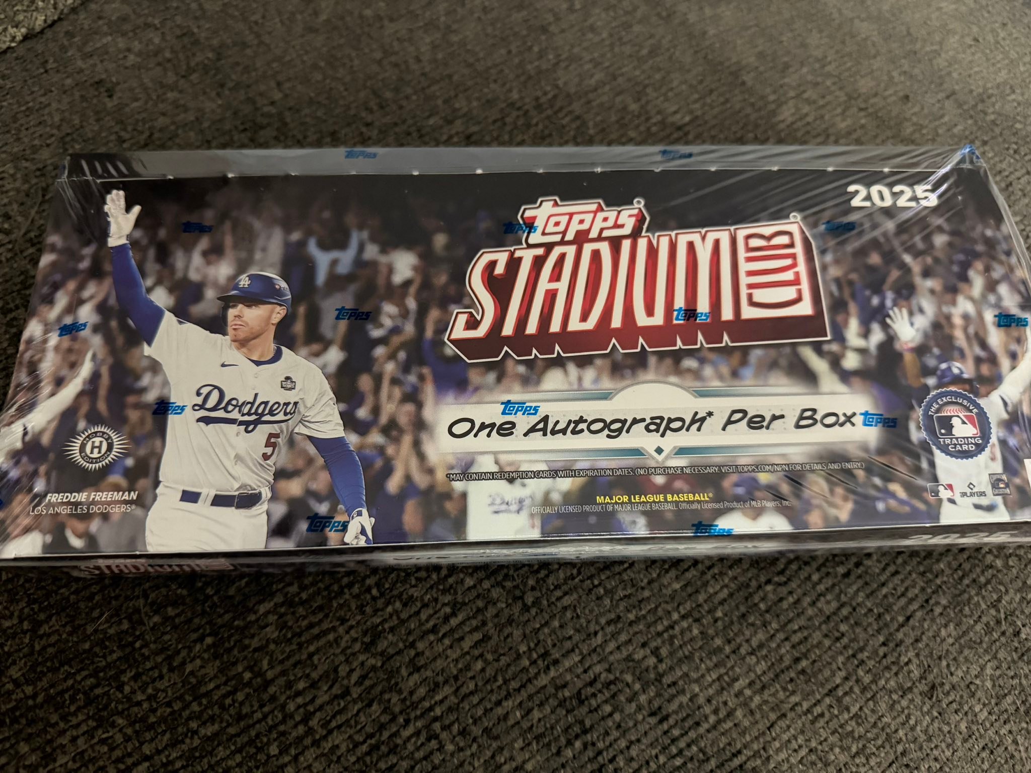 Topps Stadium Club 2025 baseball card box surprise
